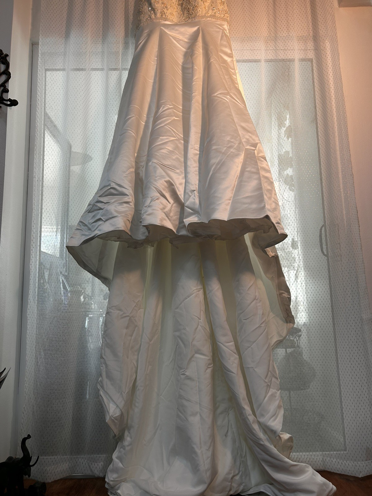 VTG Inspired High-Low Wedding Dress Beaded Lace Pearl Embellished Chapel Train