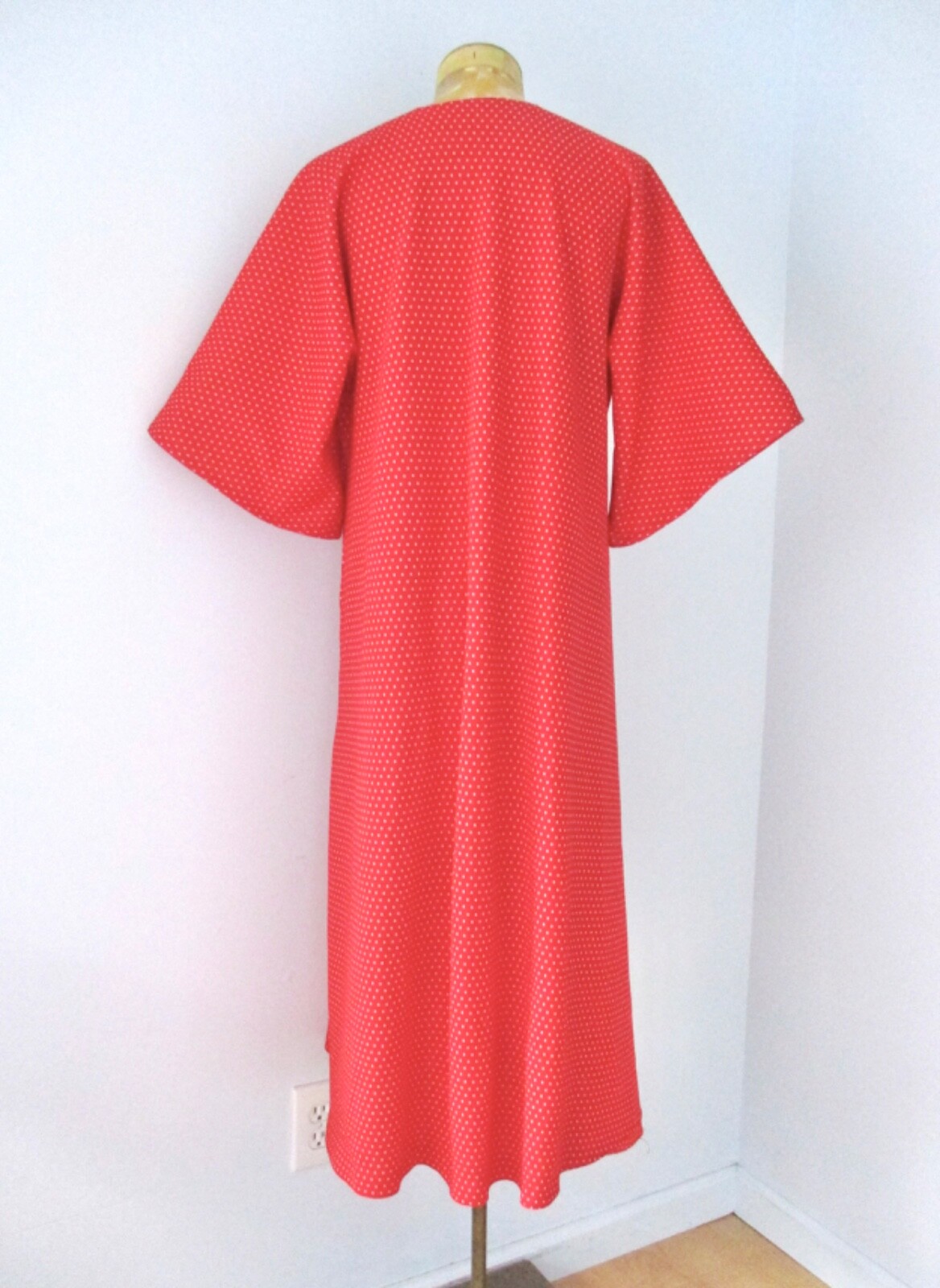 Vtg 60s 70s Mod Red Textured Poly Knit Dash Dots Day House Dress LARGER SIZE 2XL