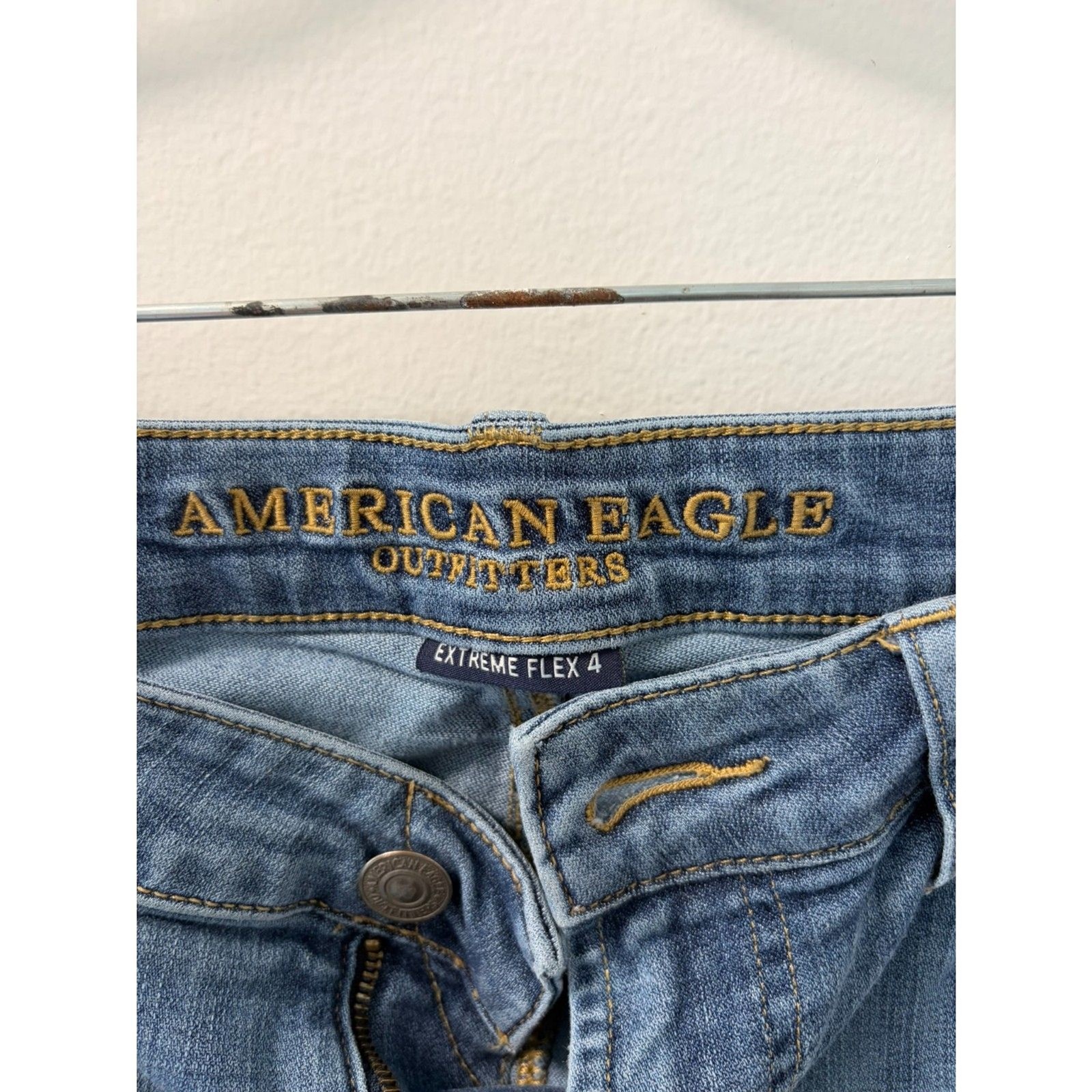 American Eagle Extreme Flex 4 Medium Wash Blue Jeans Size 34