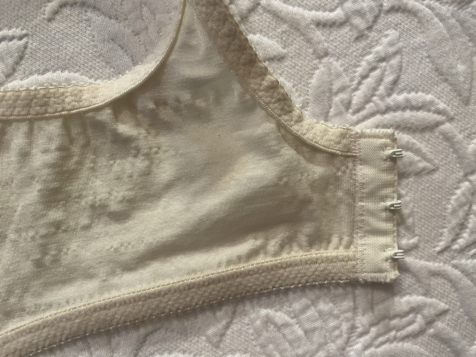 Vintage Warners Bra 34DD Perfect Support # 1500 ivory floral unlined underwired