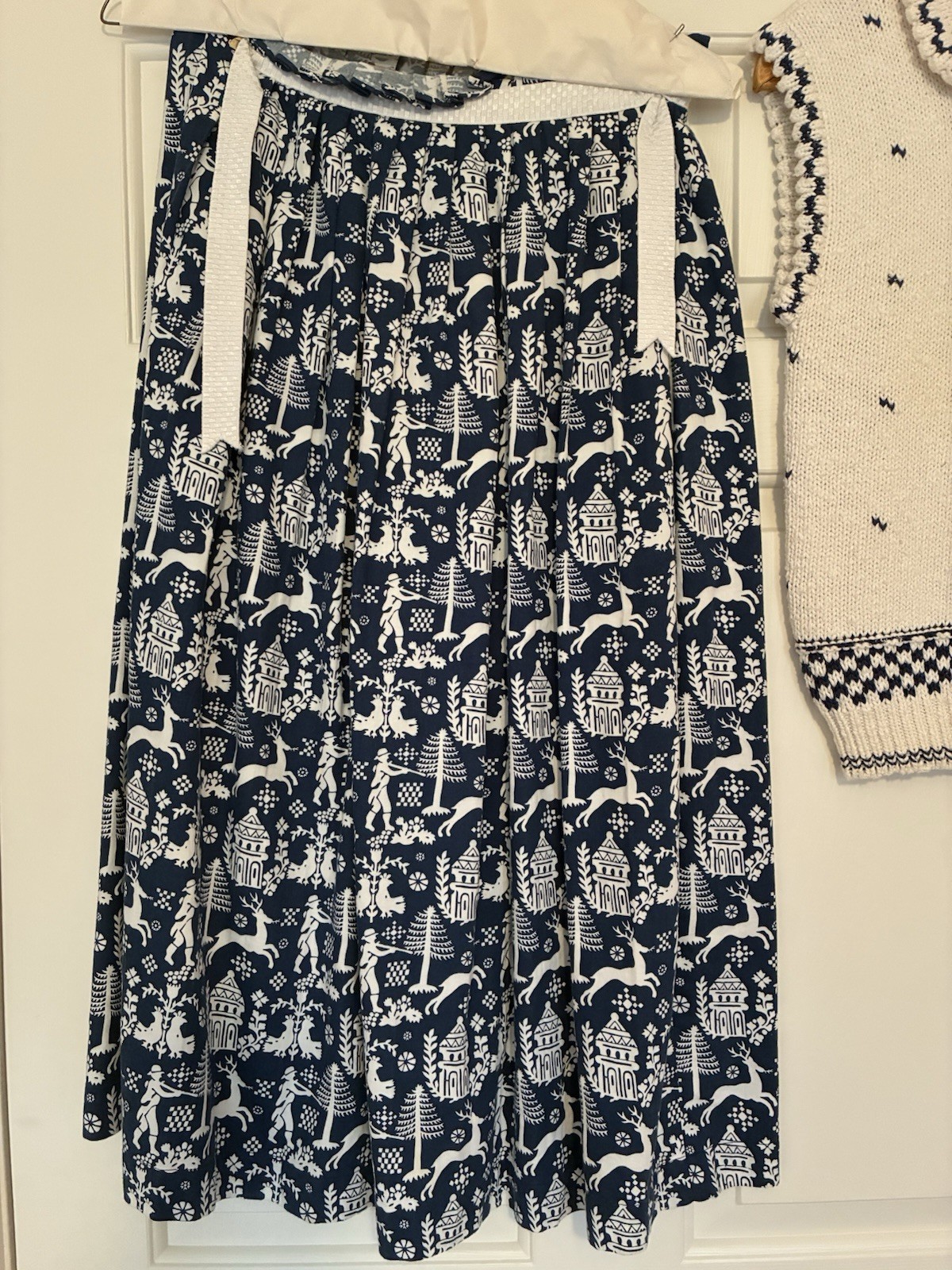 Vintage Two Piece Cullinane Pleated Skirt and Knitted Top – Blue and White – M