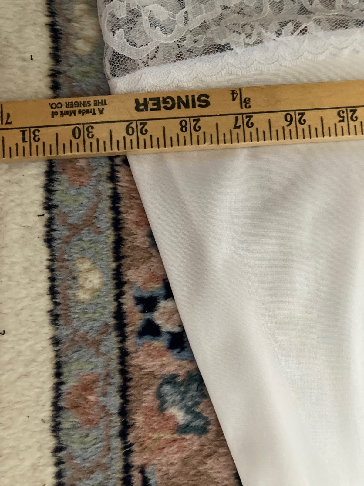 Preowned Vassarette Women&rsquo;s Full Figure White Nylon Half Slip Style 11805 2XL 28