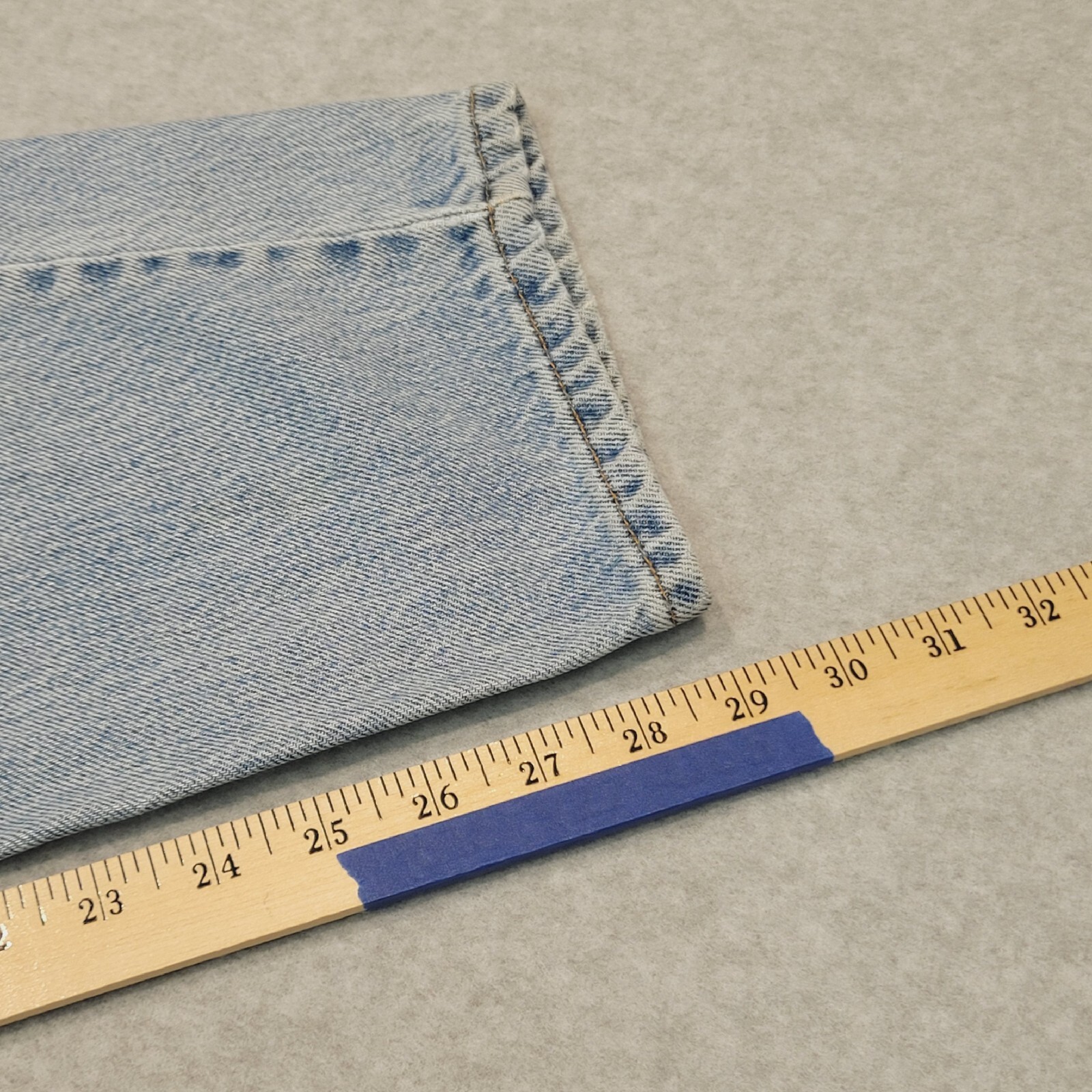 Vintage ‘95 • Levi 550 • Orange Tag • Actual W31 L29 • Relaxed fit, Tapered Leg