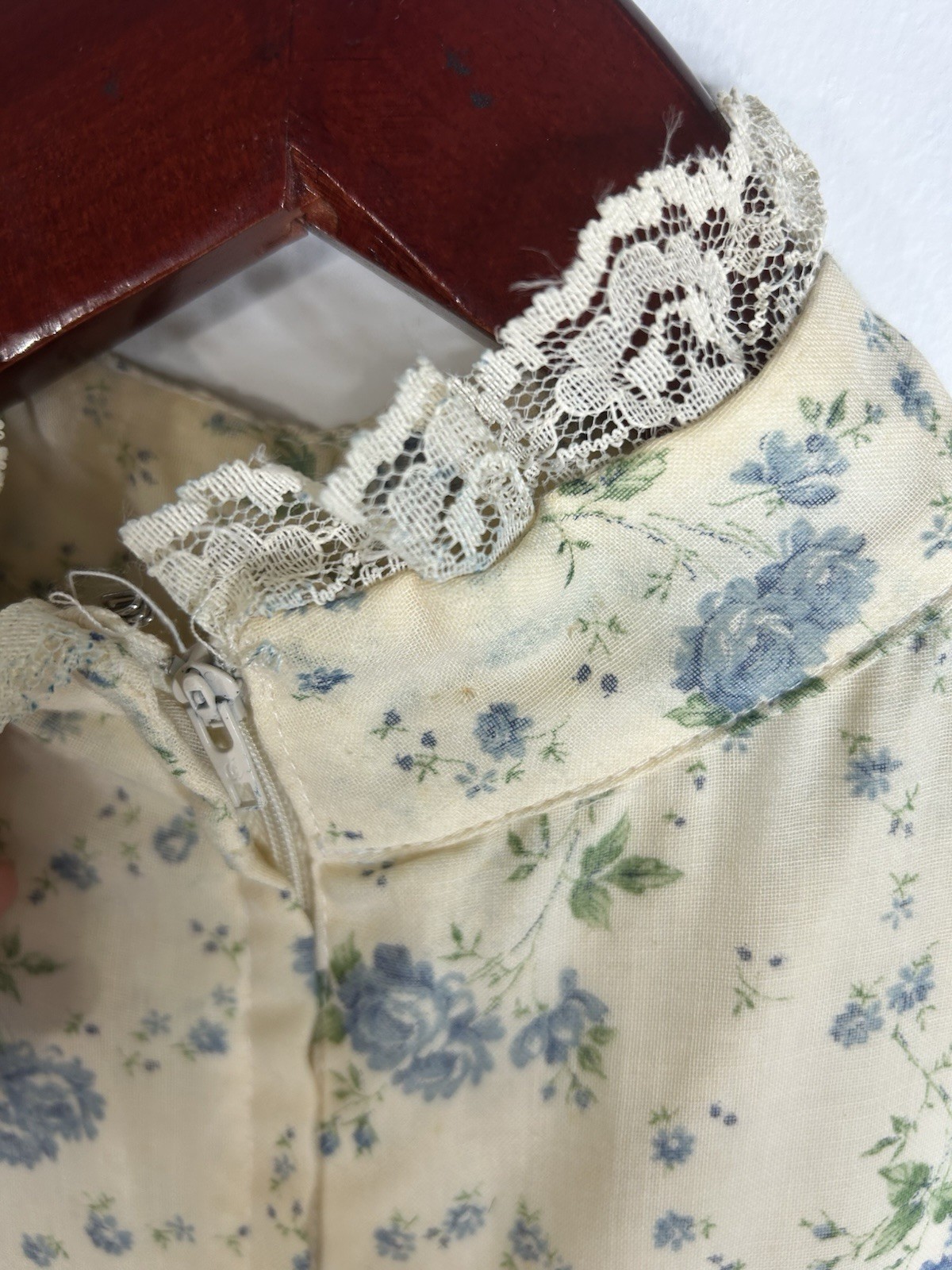 Vintage 1970’s Dress Women’s Ivory Floral Aline Prairie Cottage Core