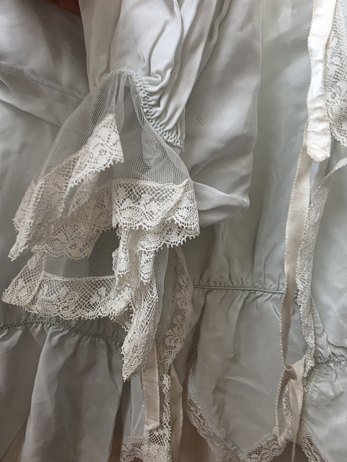 1950s NEW Artemis Bed Jacket Blue Ice, Scalloped Edges & lace trim M/L Rare!
