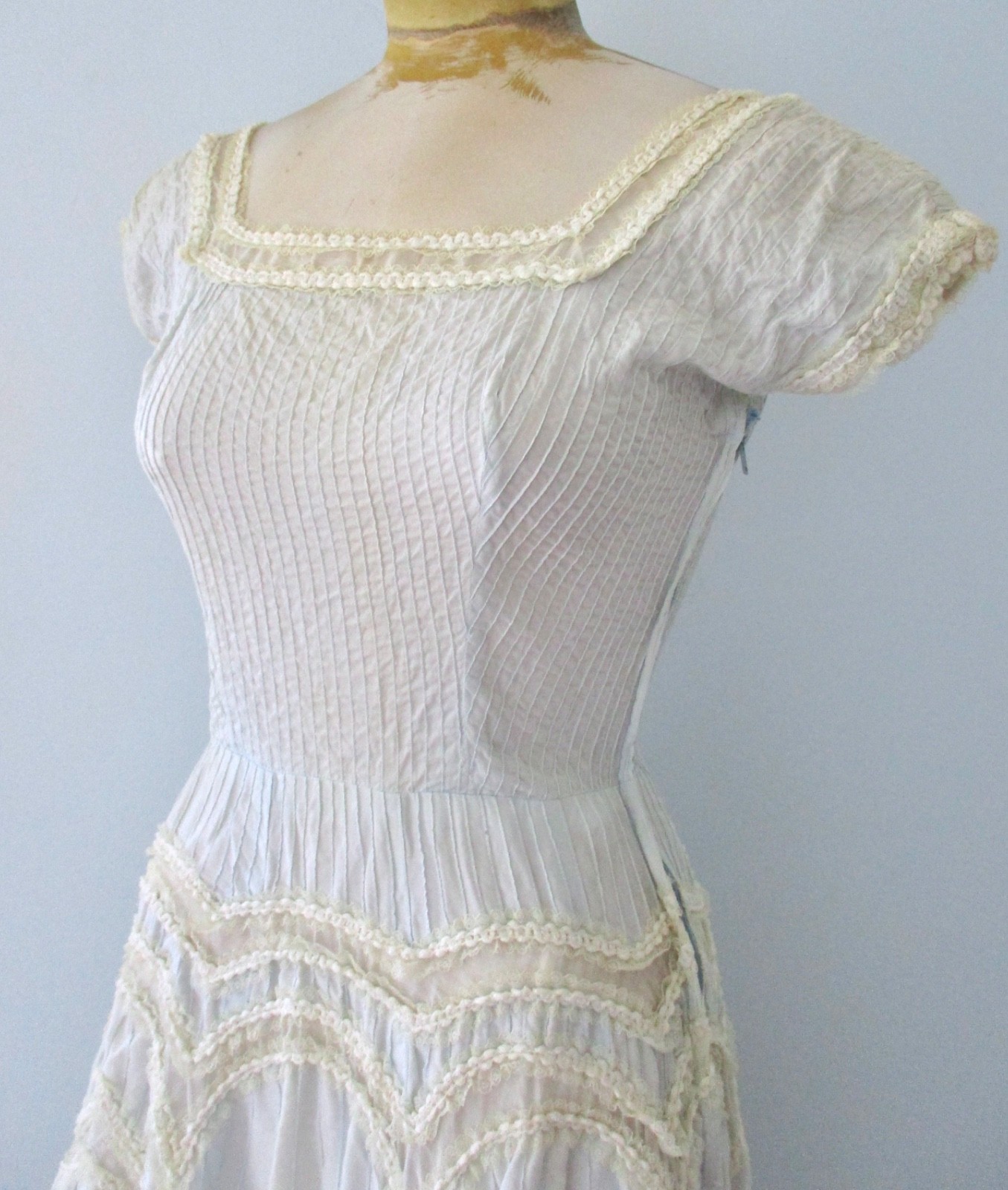 Vtg 40s 50s blue pin tuck party dress full skirt detailed ornate lace XS/S