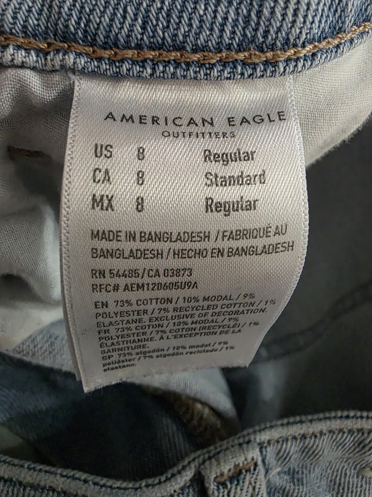 American Eagle Mom Jeans Size 8 Light Wash Distressed High Rise
