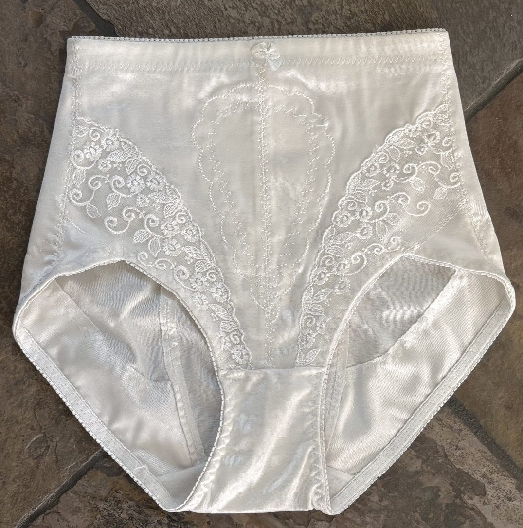 EVA Cervantes Small Hi Cut Embroidered STUNNING Shaping Panties NWOT #4308