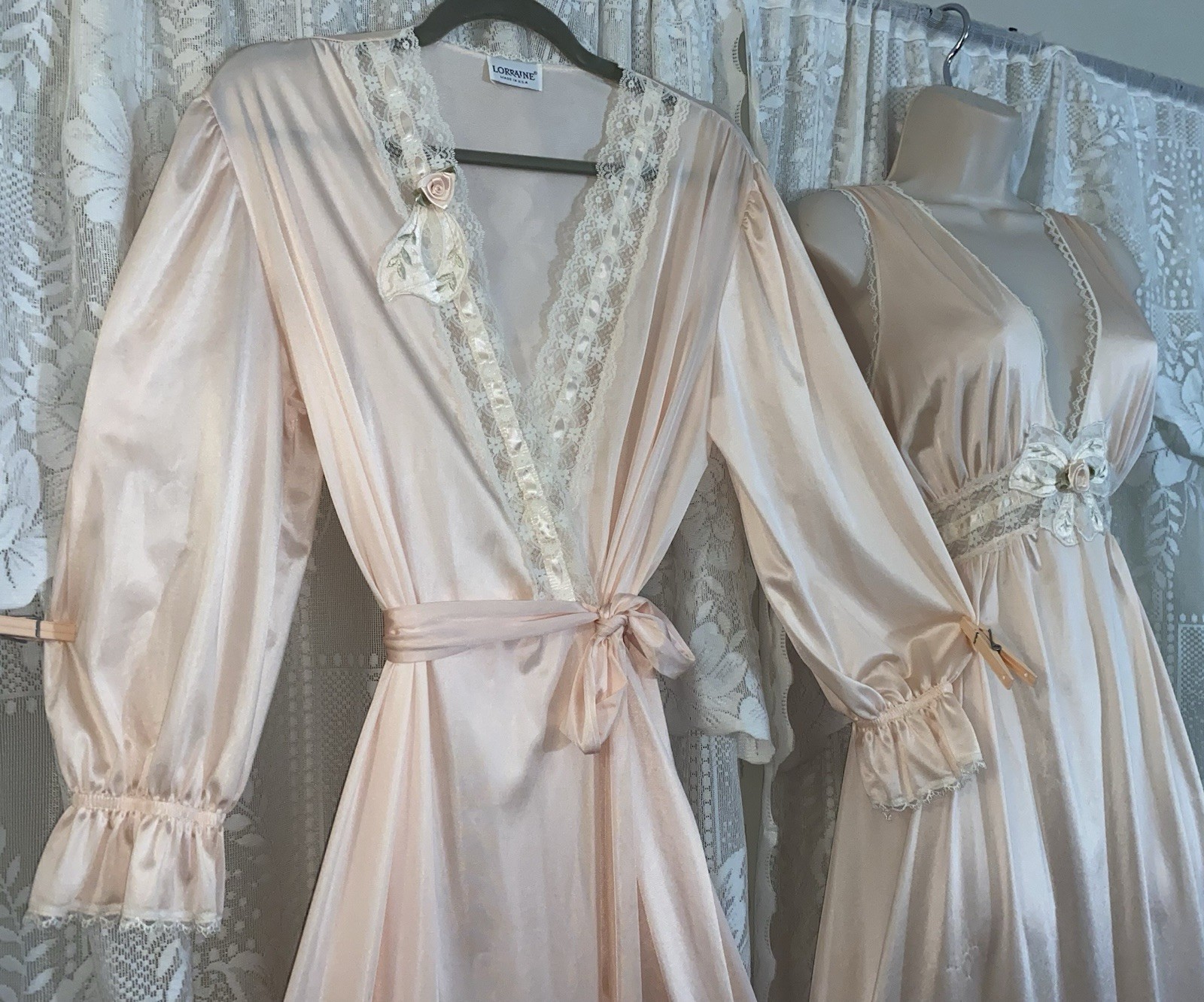 VTG S M FANCY LORRAINE PEACH SOFT Nylon WRAP Peignoir Robe Nightgown w Lace SET