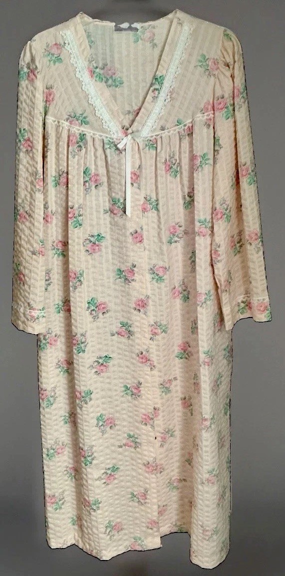 Vintage “Miss Elaine” House Coat” Lounge Wear Large Pink Floral Snap Front