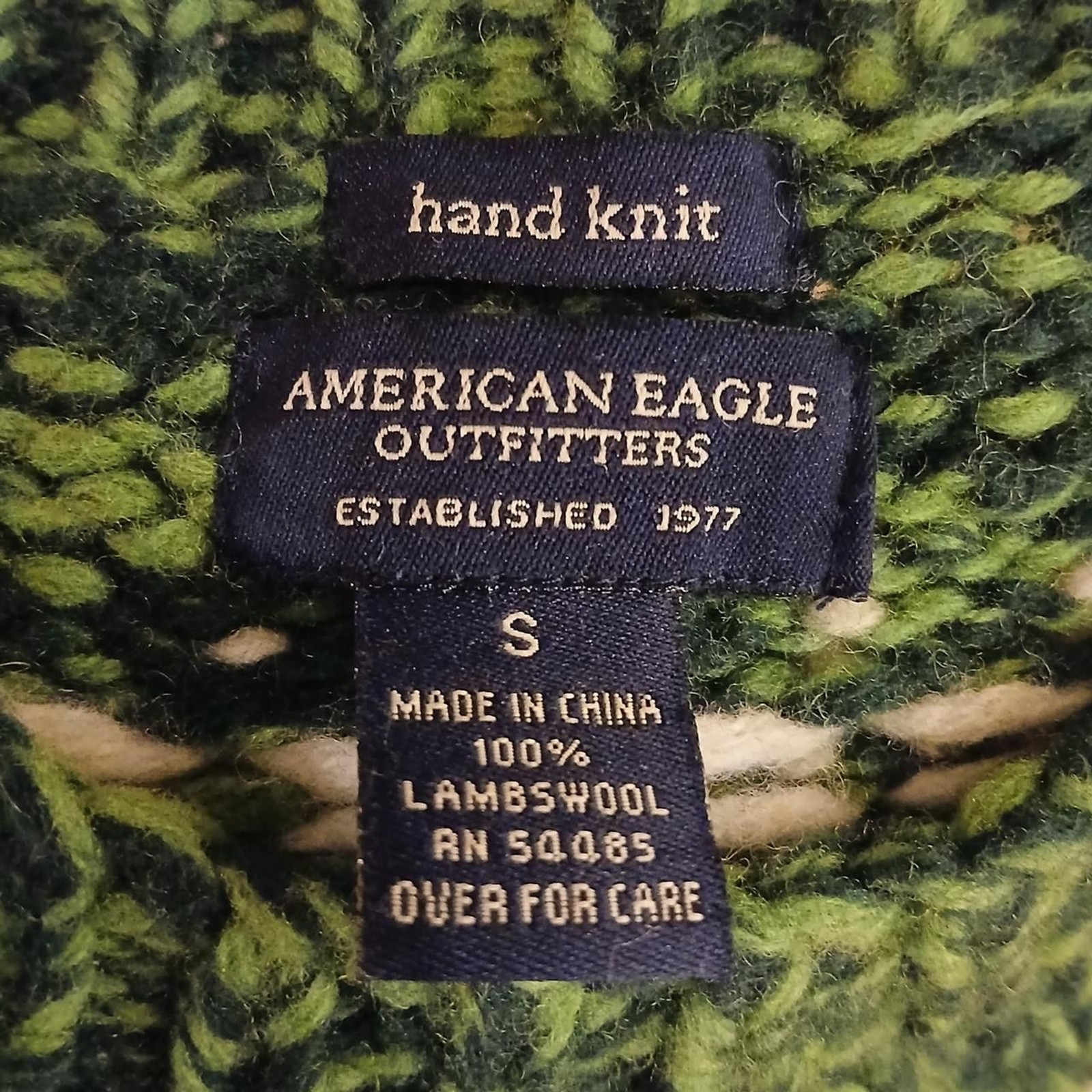 Vintage American Eagle green/white hand-knit Fair Isle 100% lambswool sweater S