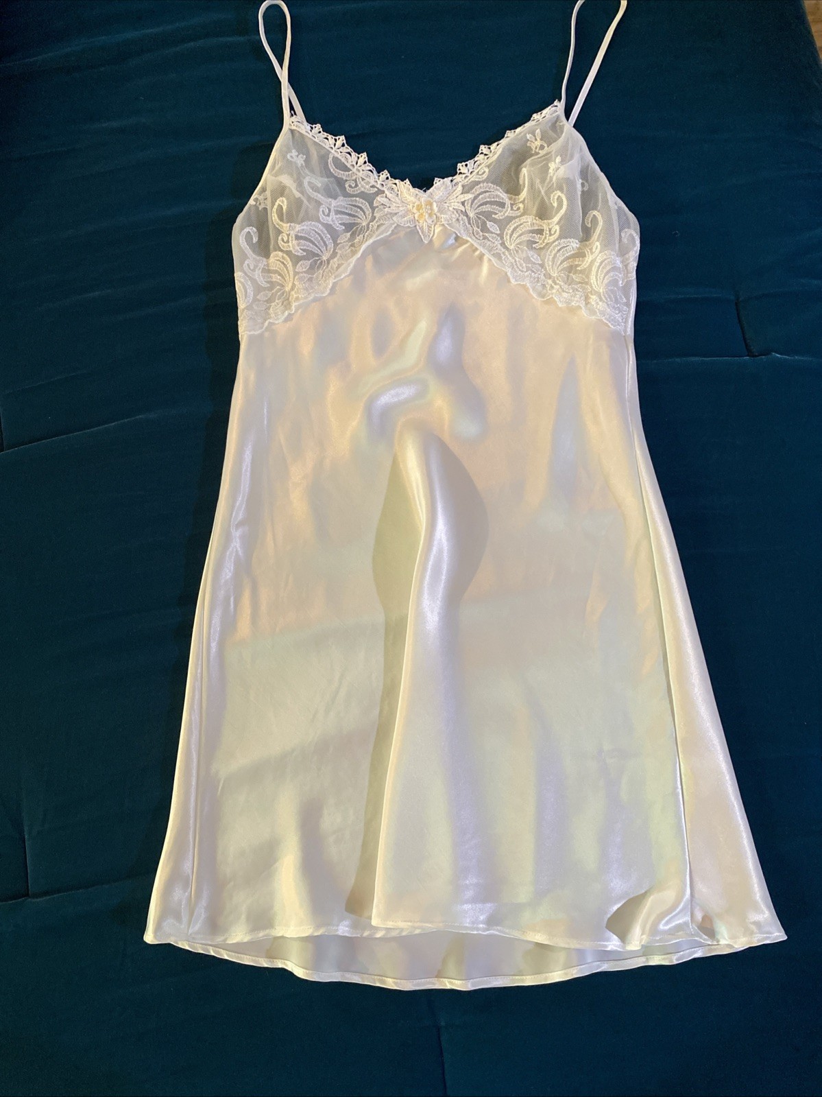 Vintage Val Mode Size S Ivory Polyester Satin With Lace