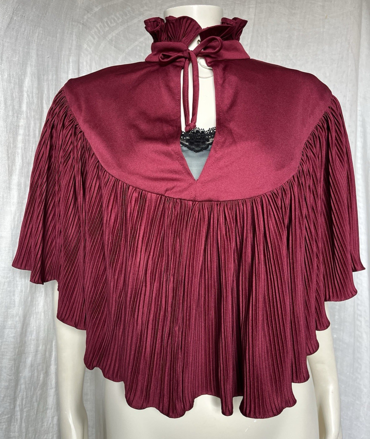 Vintage 1970s Capelet Cape Topper Ruffle Collar Pleated Gothic Vampy Evening Med