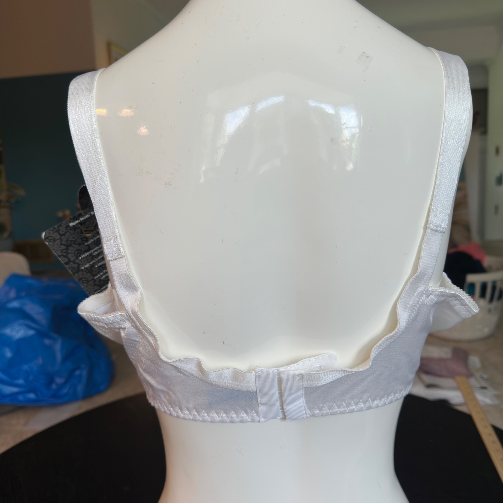 Playtex Secrets Bra 38DD White Floral Jacquard Lace Underwire NWT New