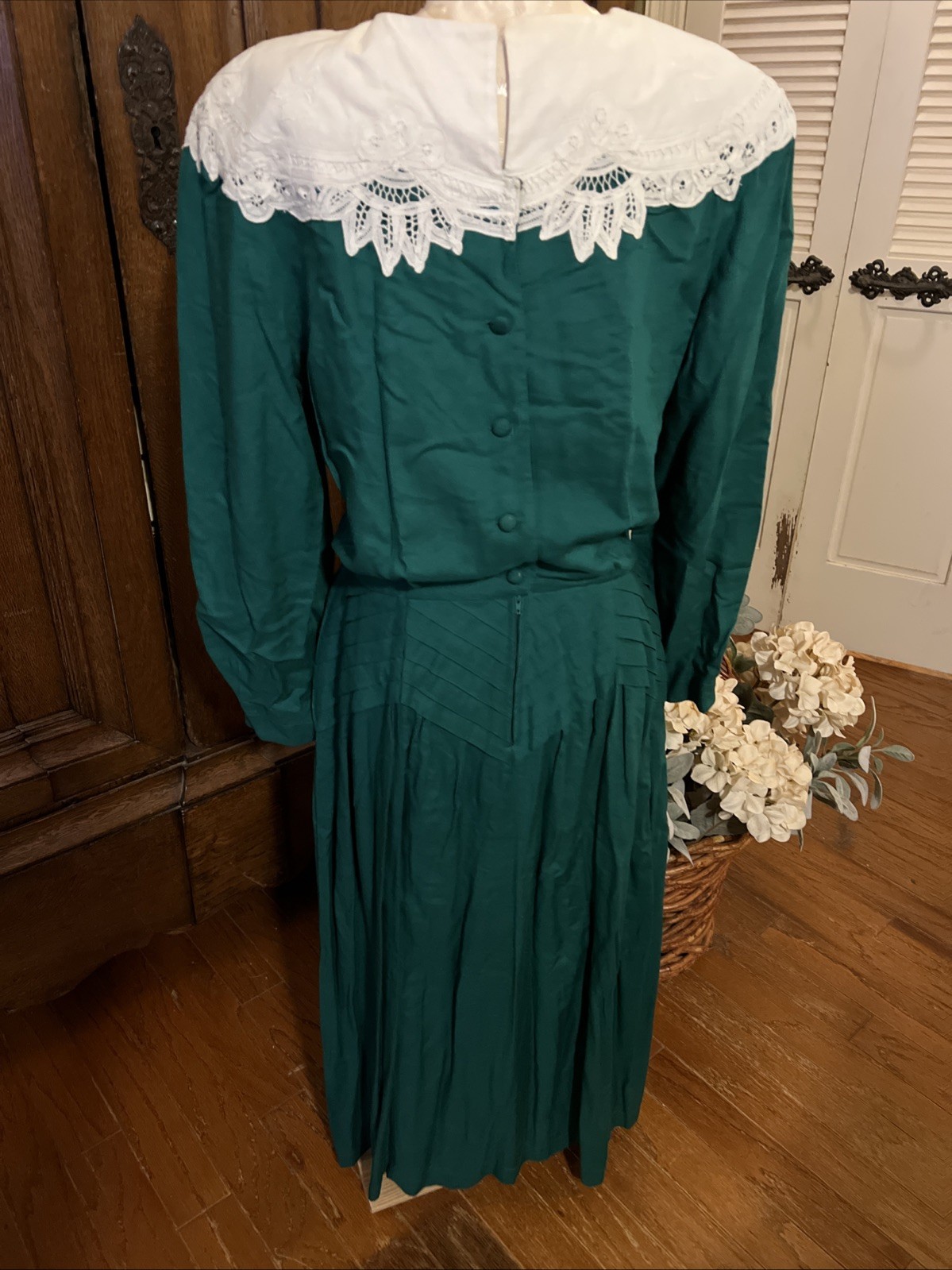 Vintage Plaza South Green Dress Women&rsquo;s Battenburg Lace w/pearls Sz 12/14