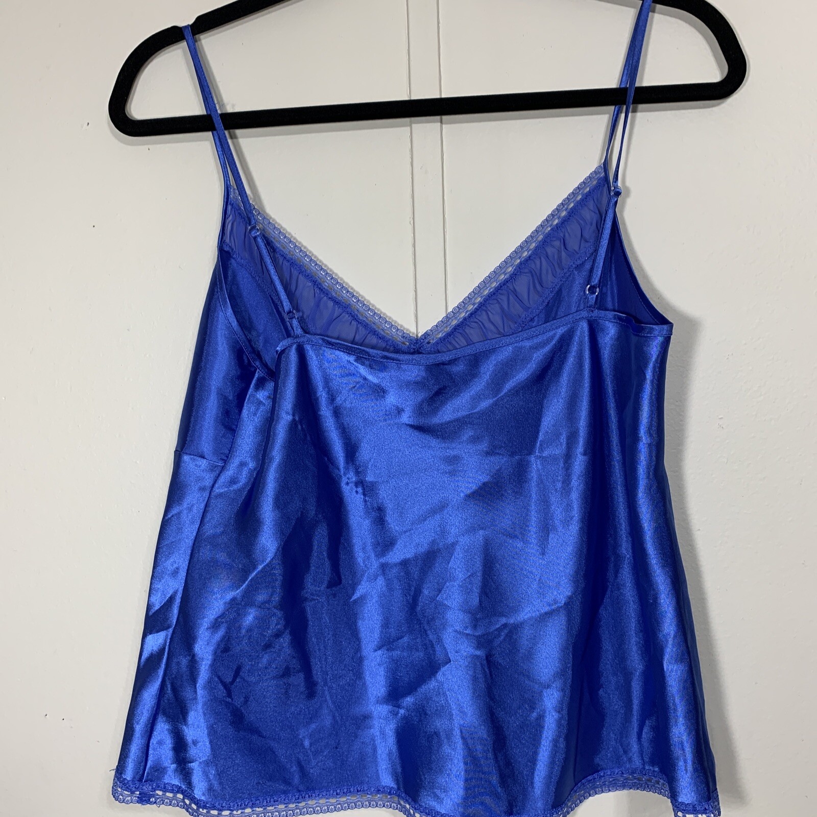 Enchanting Liquid Satin Cami Top Camisole Shirt Size Medium Glossy Sapphire Blue