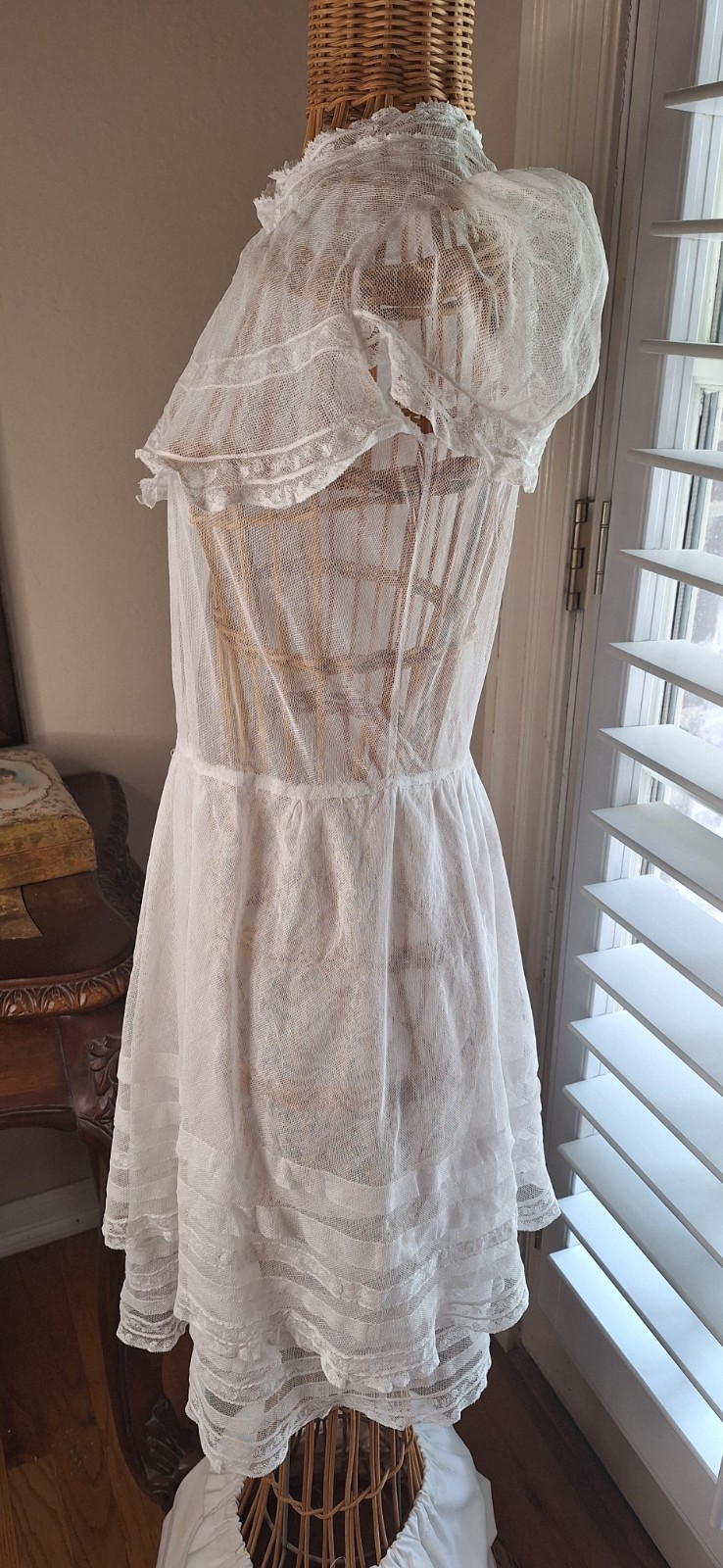 Vintage 1930s 1940s Beautiful Net and Lace Summer Dress Or Tea Dress