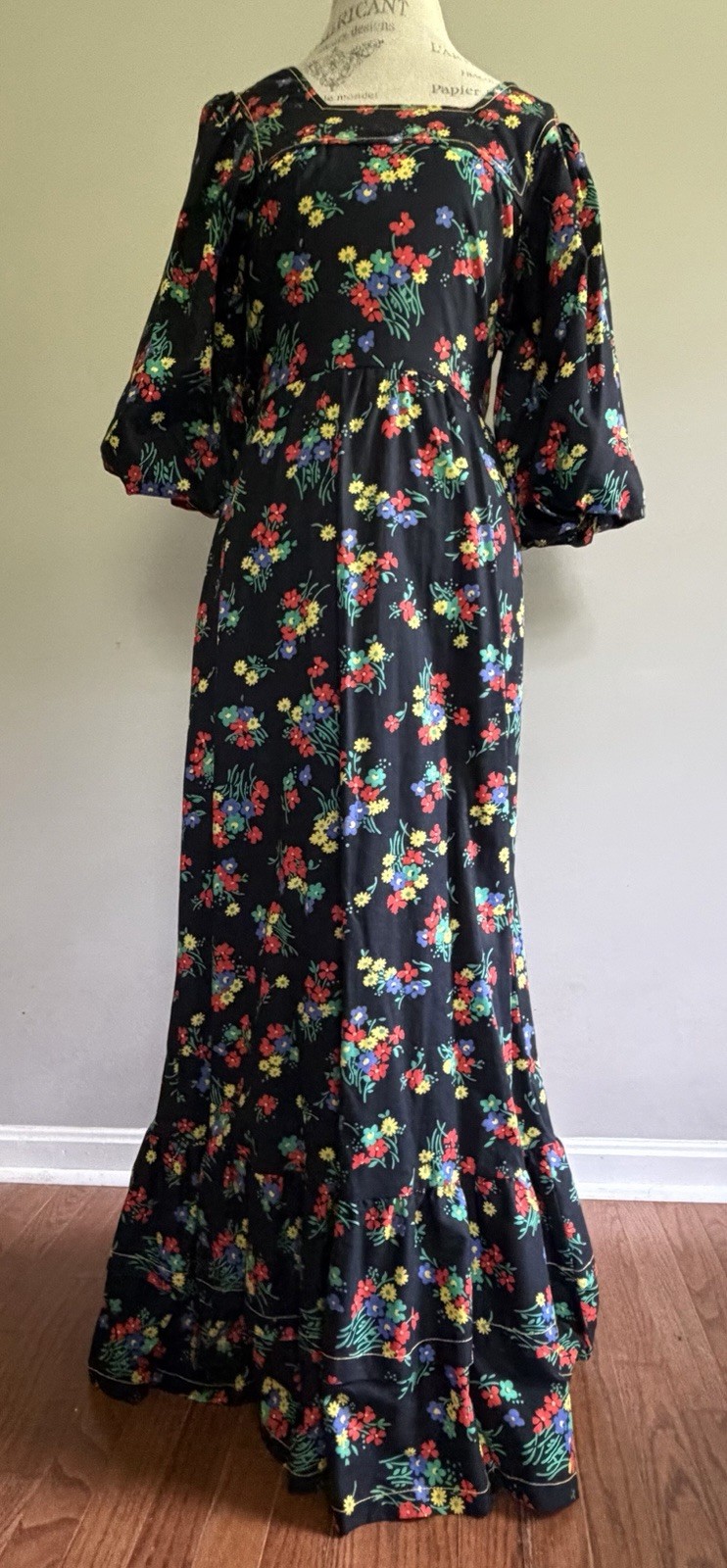 Young Edwardian Arpeja Size 11 1970s Floral Long Tie Back Tiered Heml Dress Vtg