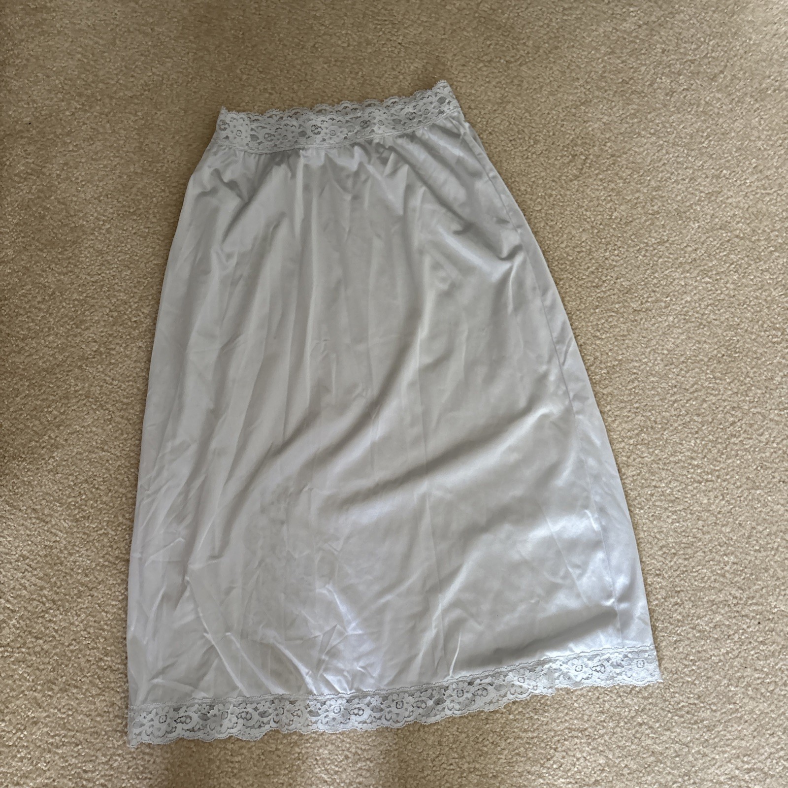Vassarette Vintage Powder Blue Nylon Half Slip With Lace Trim Waist And Hem S