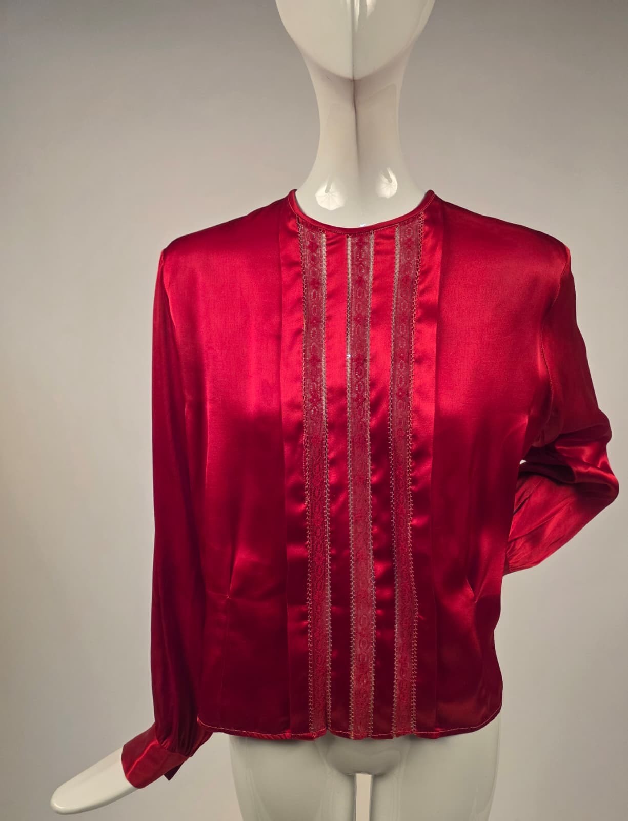 VINTAGE 1940’S LIPSTICK RED RAYON BLOUSE W SATIN FINISH