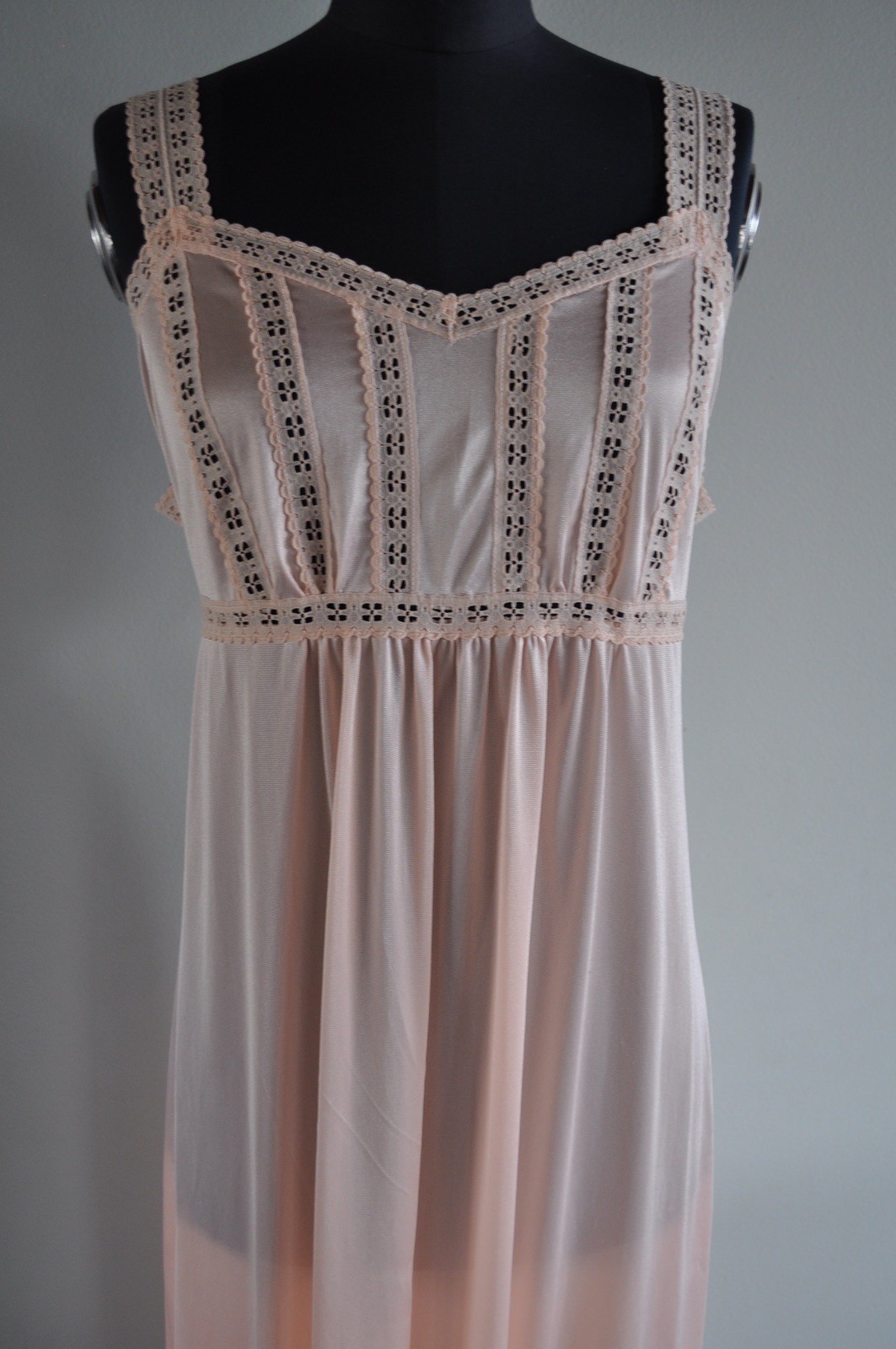 Vintage Gossard Artemis Long Sleepware Peach Read for Measurements