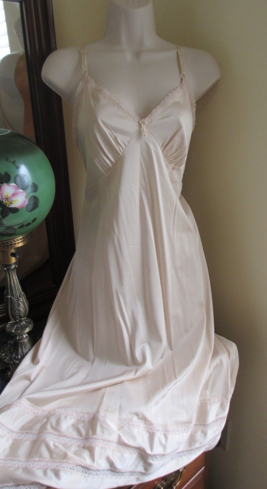 vtg 70s SEARS 84155 BEIGE NYLON LACEY full slip SISSY size 38 bust 42&Prime; USA
