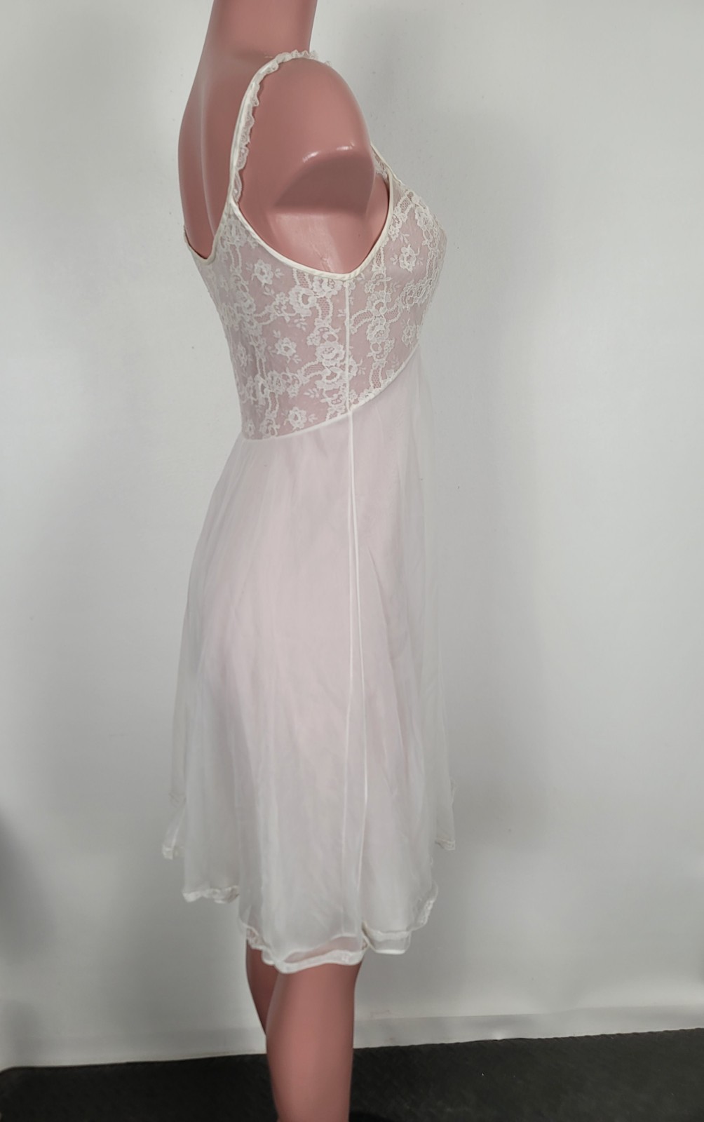 VTG Vanity Fair Sheer Chiffon Negligee Bridal White Baby Doll Sz 32 Nightie Gown