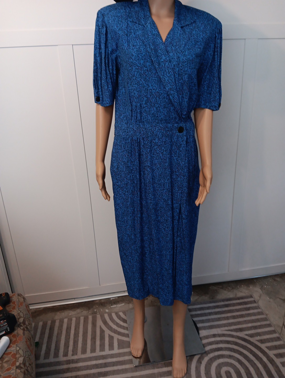 Ms. Chaus Vintage Blue Dress Elastic Waist Short Sleeve Padded Pleated 12 Rayon