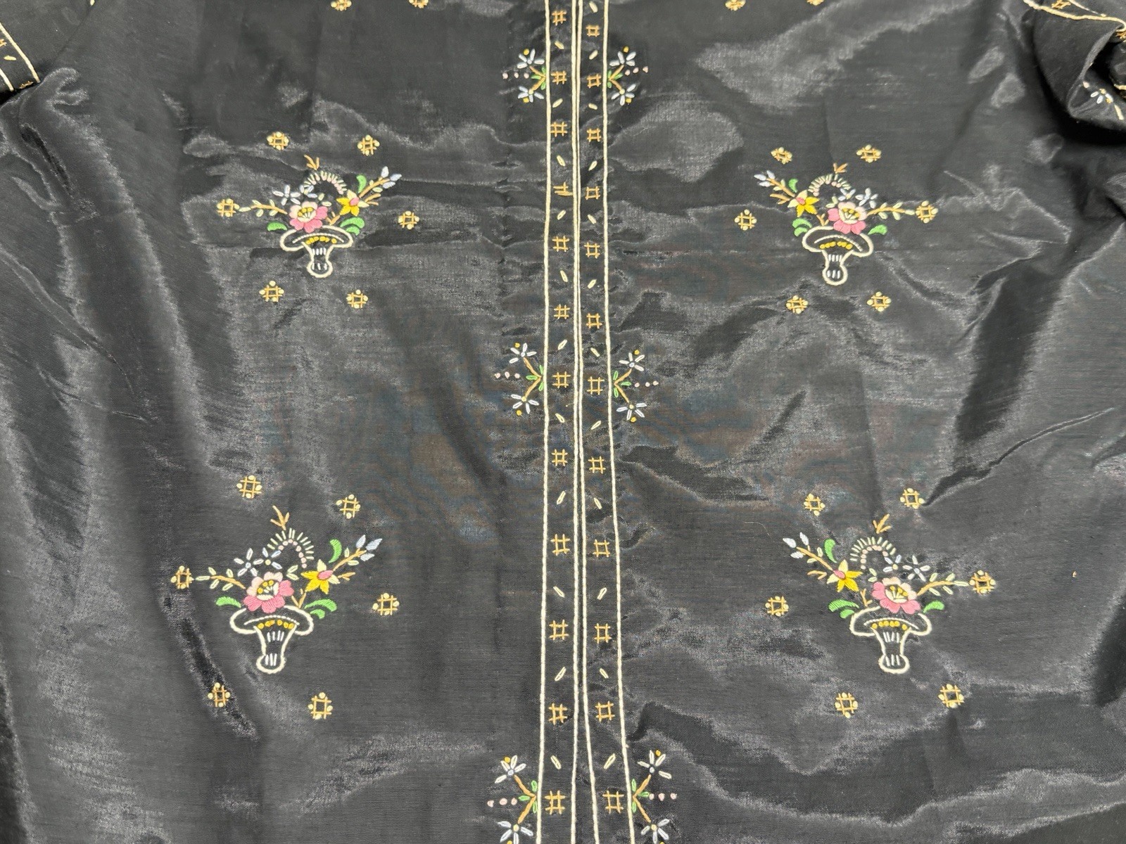 Vintage Daffodil Hand Embroidered Black Floral Tunic Top Chinoiserie Boho XL