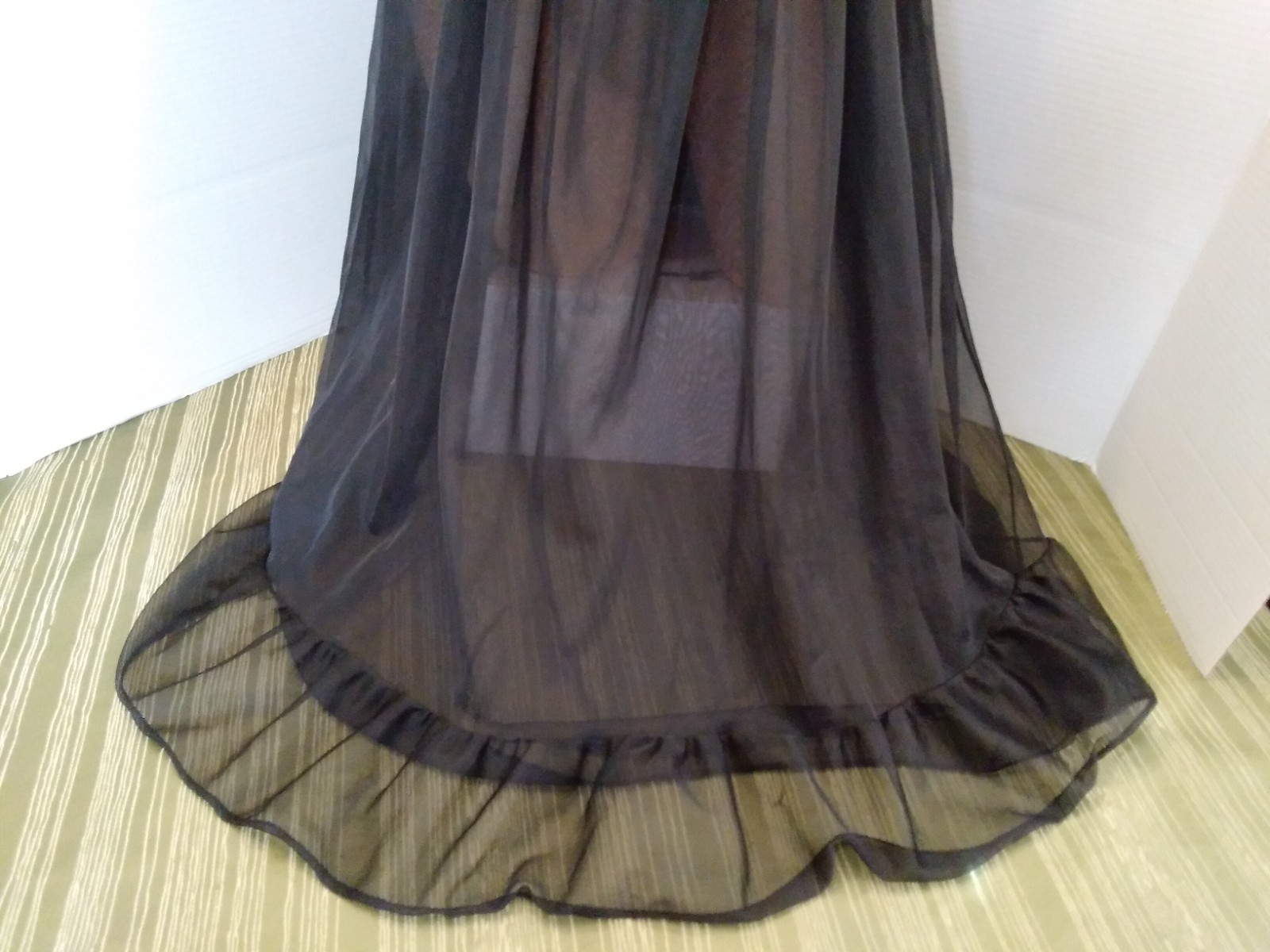 Vintage Elegant Black Kayser Chiffon Nylon Dress Slip Pleated Lingerie Size 32