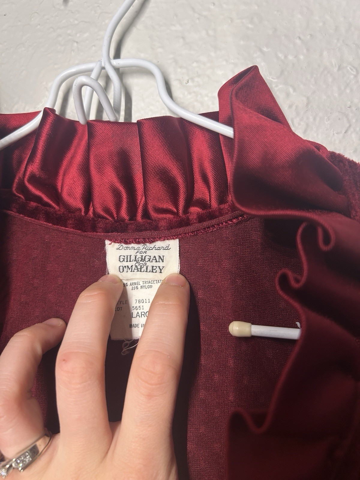 Vintage70’/80’sDonna Richard for Gilligan & O&rsquo;Malley Burgundy Velvet Robe Ruffle