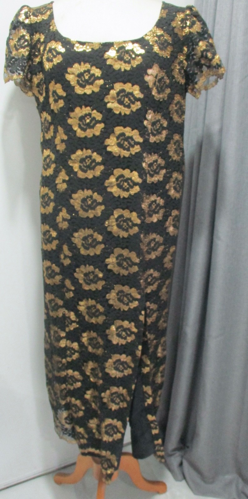 GORGEOUS VINTAGE DRESS 100% POLYESTER IN FLORAL LACE PRINT BLACK & GOLD X-LARGE!