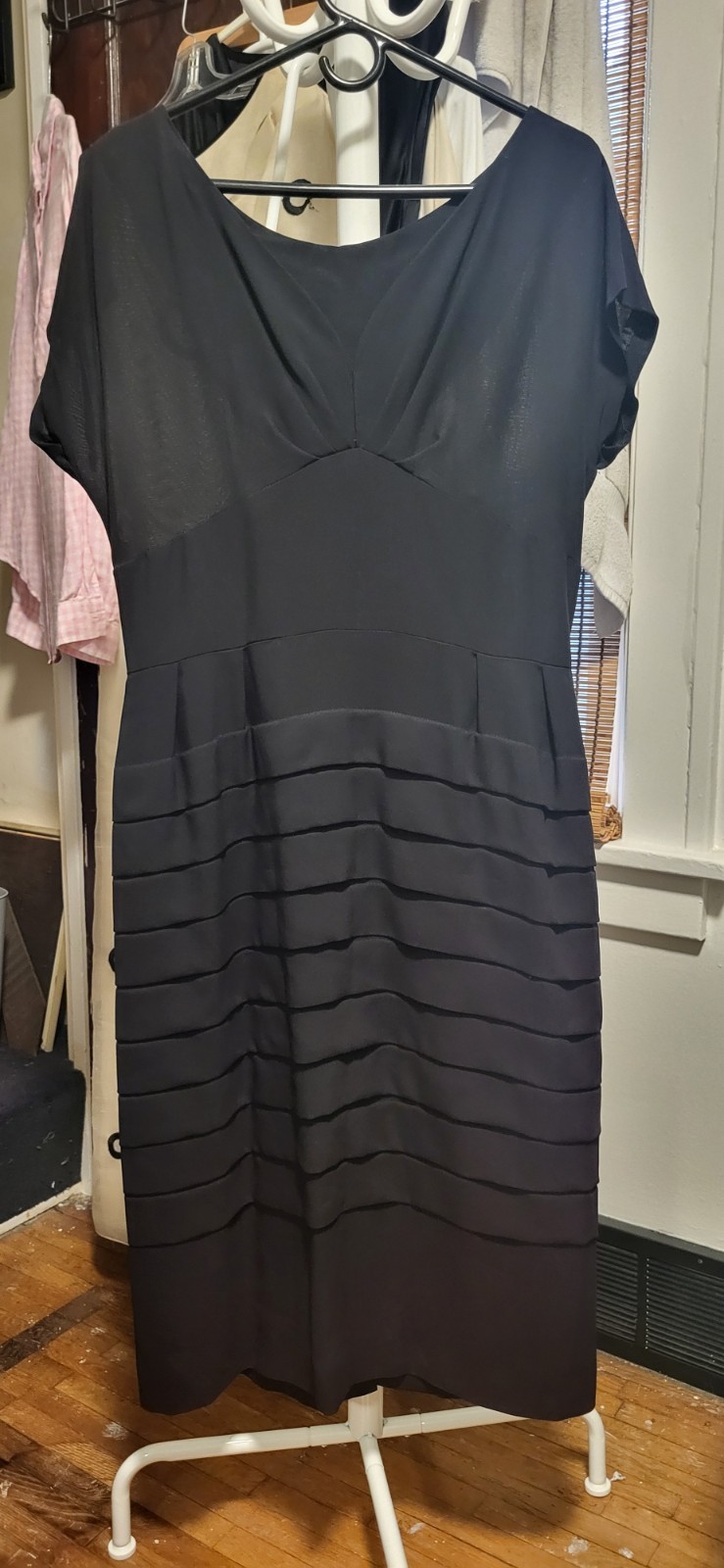 Vintage 1950&rsquo;s? Unbranded Black Shutter – Fitted V Neck & Tiered Dress L/XL?