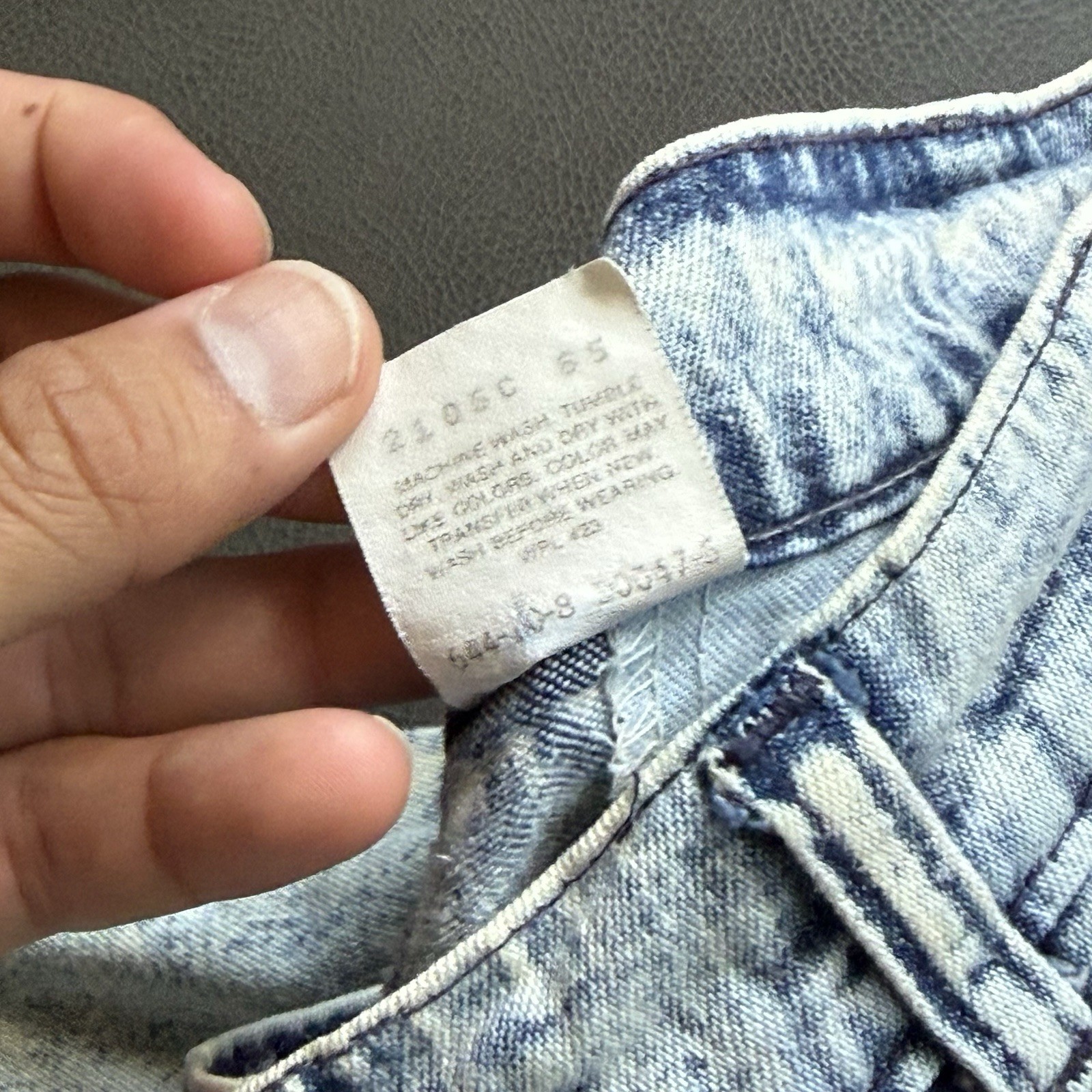 vintage 90s levi’s silver tab acid wash shorts size 30”