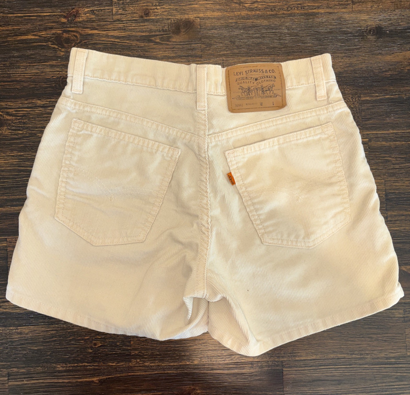 Vintage 90s Levi’s 941 Orange Tab Corduroy Shorts Made In USA Regular Fit Sz 6