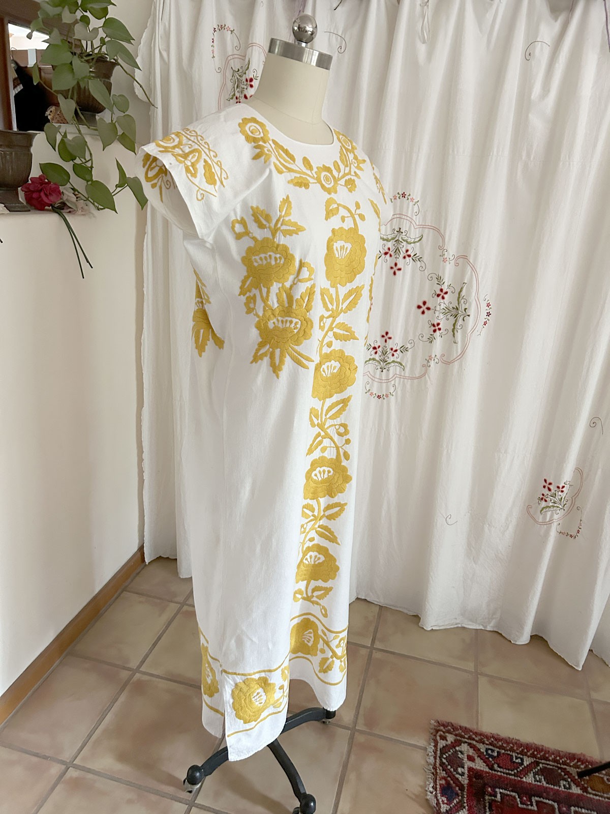 Vtg 70s Mexican Oaxacan Festival Maxi Dress L/XL White Cotton Hand Embroidered