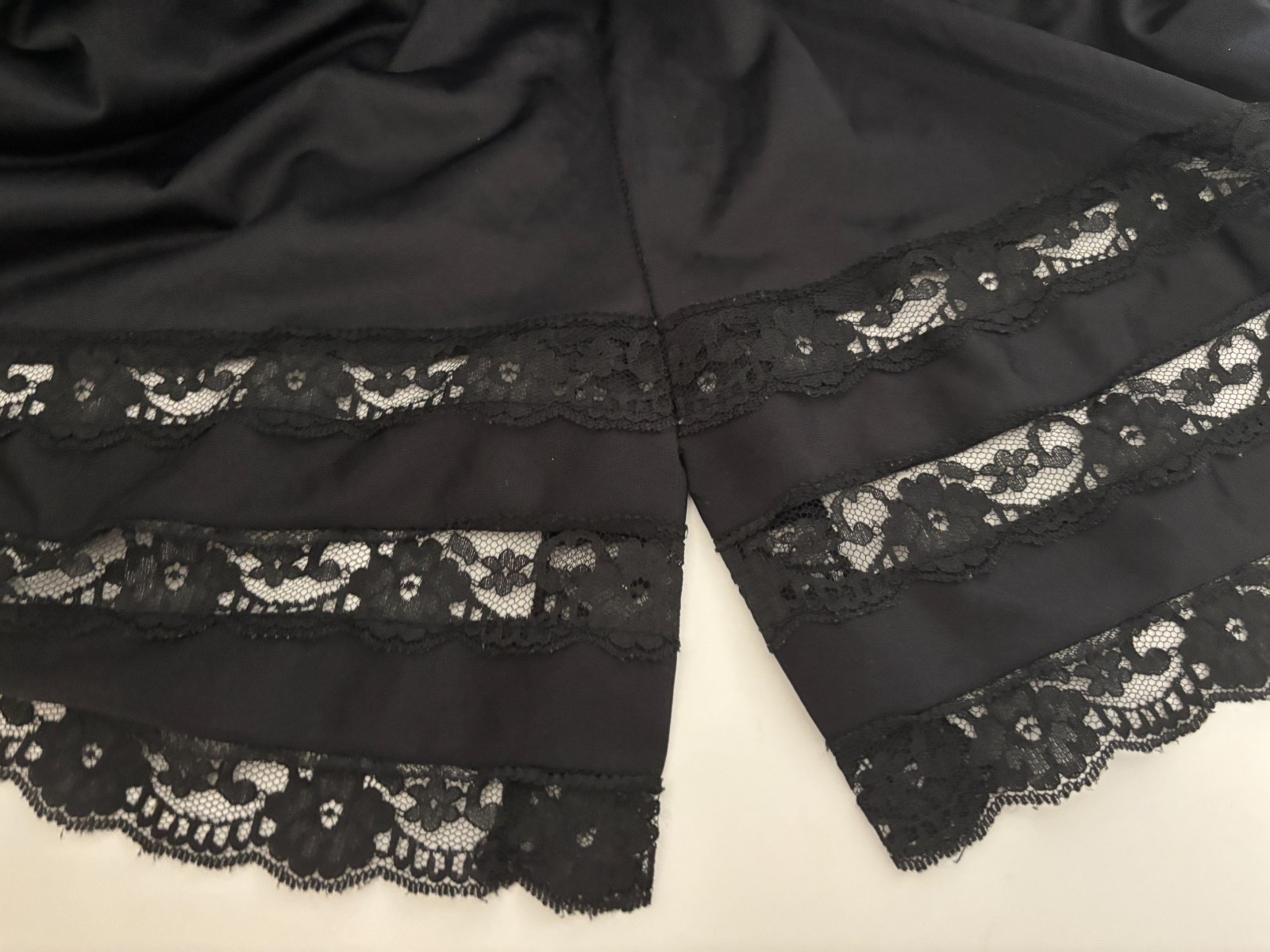 Vtg Sz XL 24 MOVIE STAR USA Black Nylon Lace FULL SLIP Retro SILKY Long Dress
