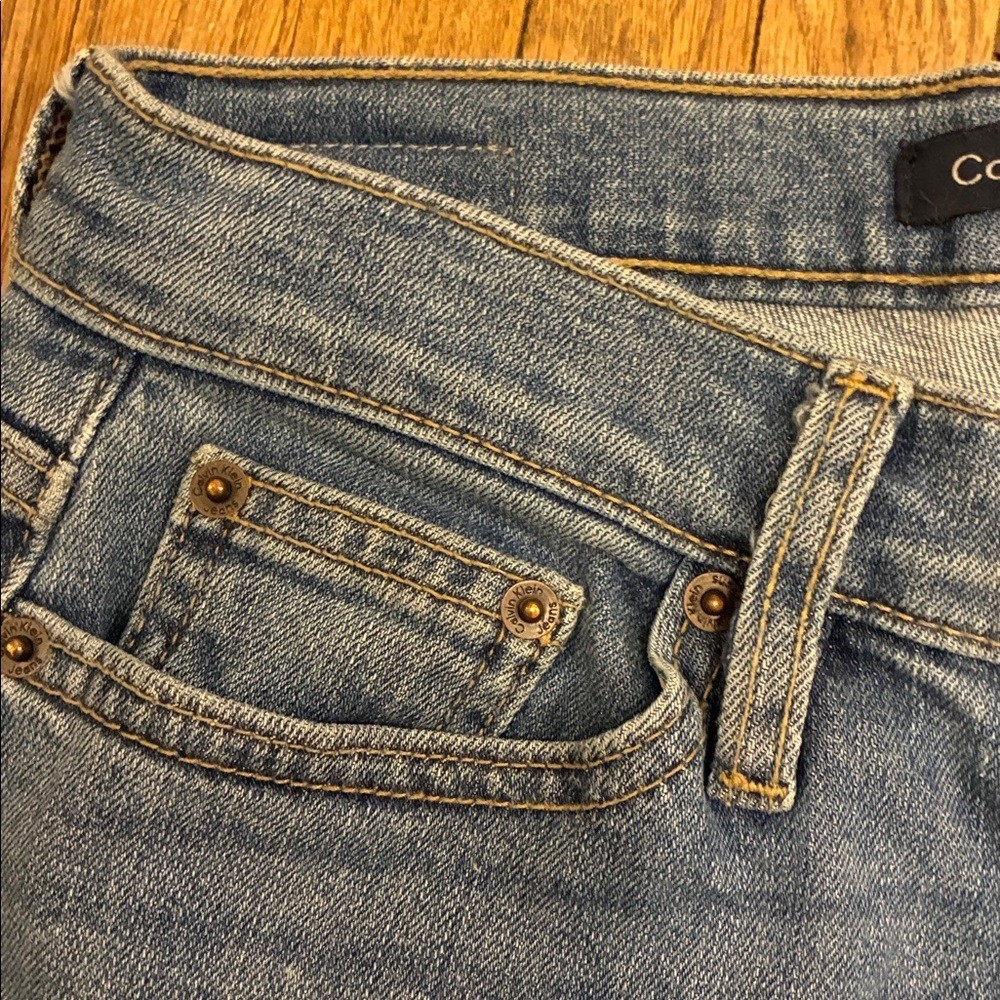 Vintage Calvin Klein Straight Leg Jeans in Medium Blue Wash Size 25