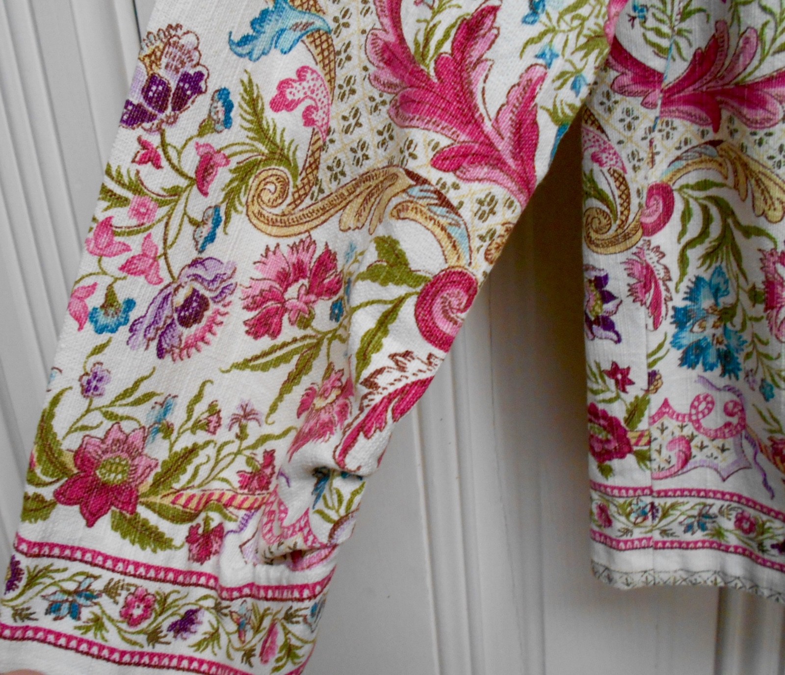 FLORAL LINEN BUTTON DOWN CREAM BLOUSE /JACKET~C: 1960&rsquo;S -A CLASSIC byALADDIN
