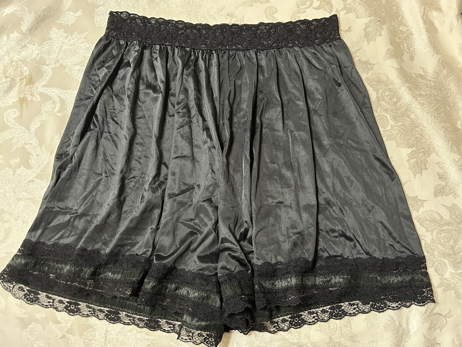 Vtg USA ELLISA LINGERIE Satin Nylon Chantilly Lace 26/28 Pantaloon Panties