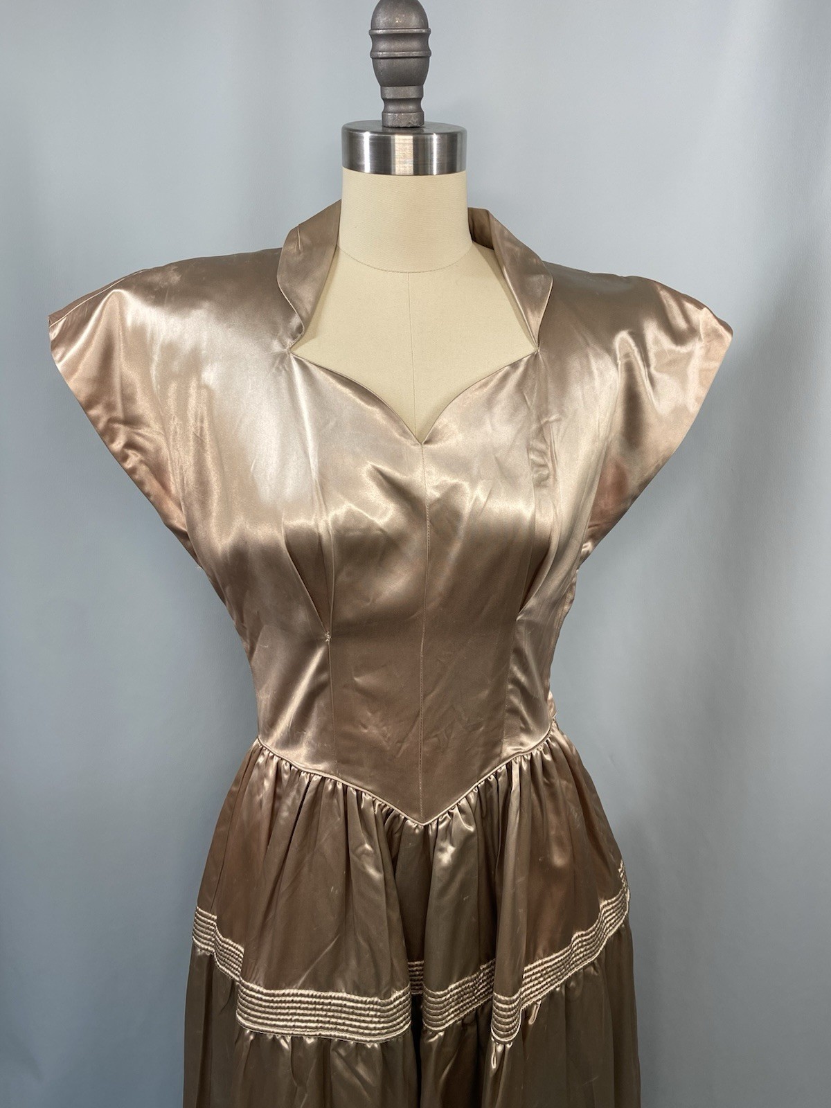 Vintage Dress SIZE EXTRA SMALL satin tan beige 40s 50s evening long wedding