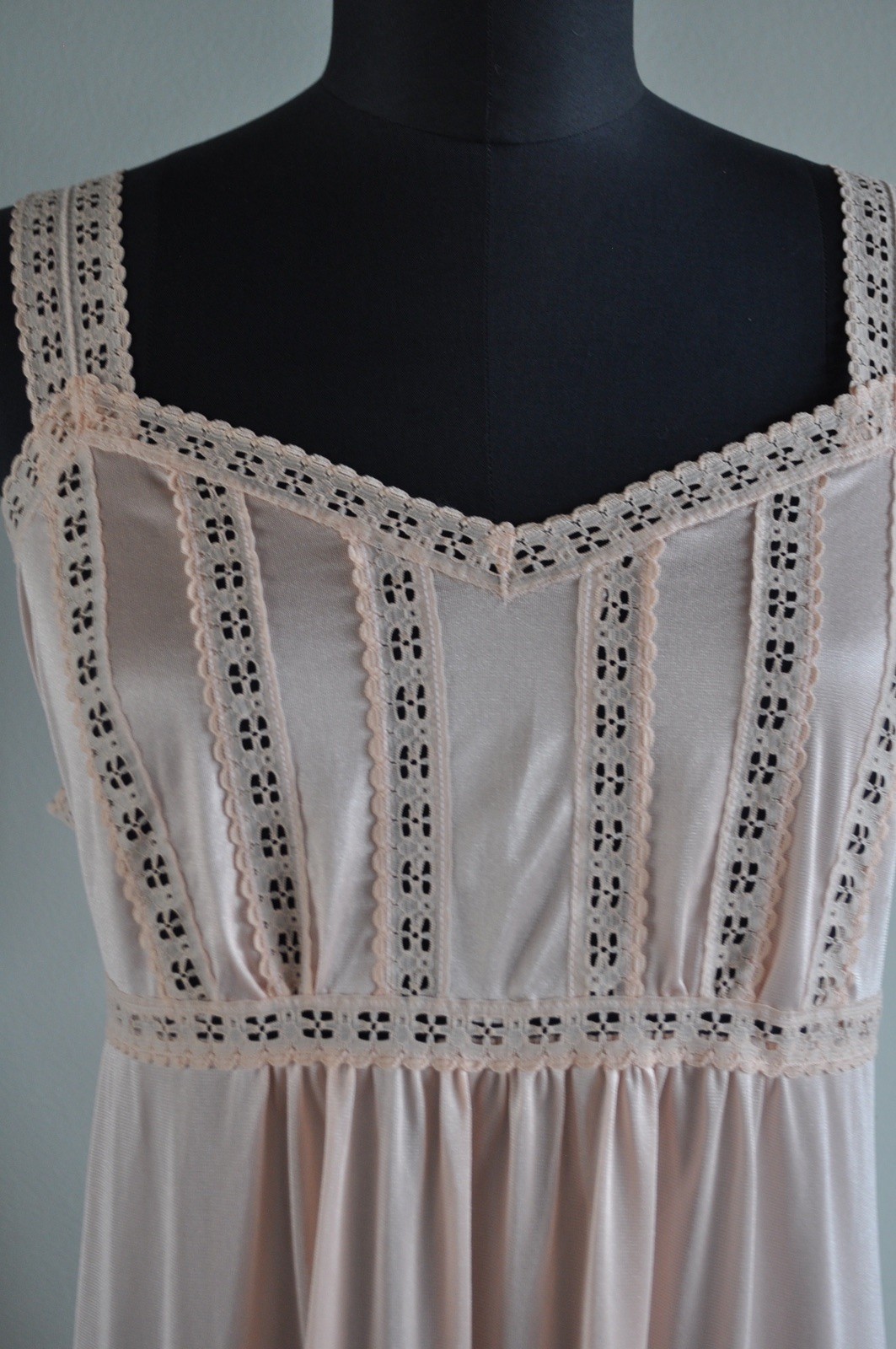 Vintage Gossard Artemis Long Sleepware Peach Read for Measurements
