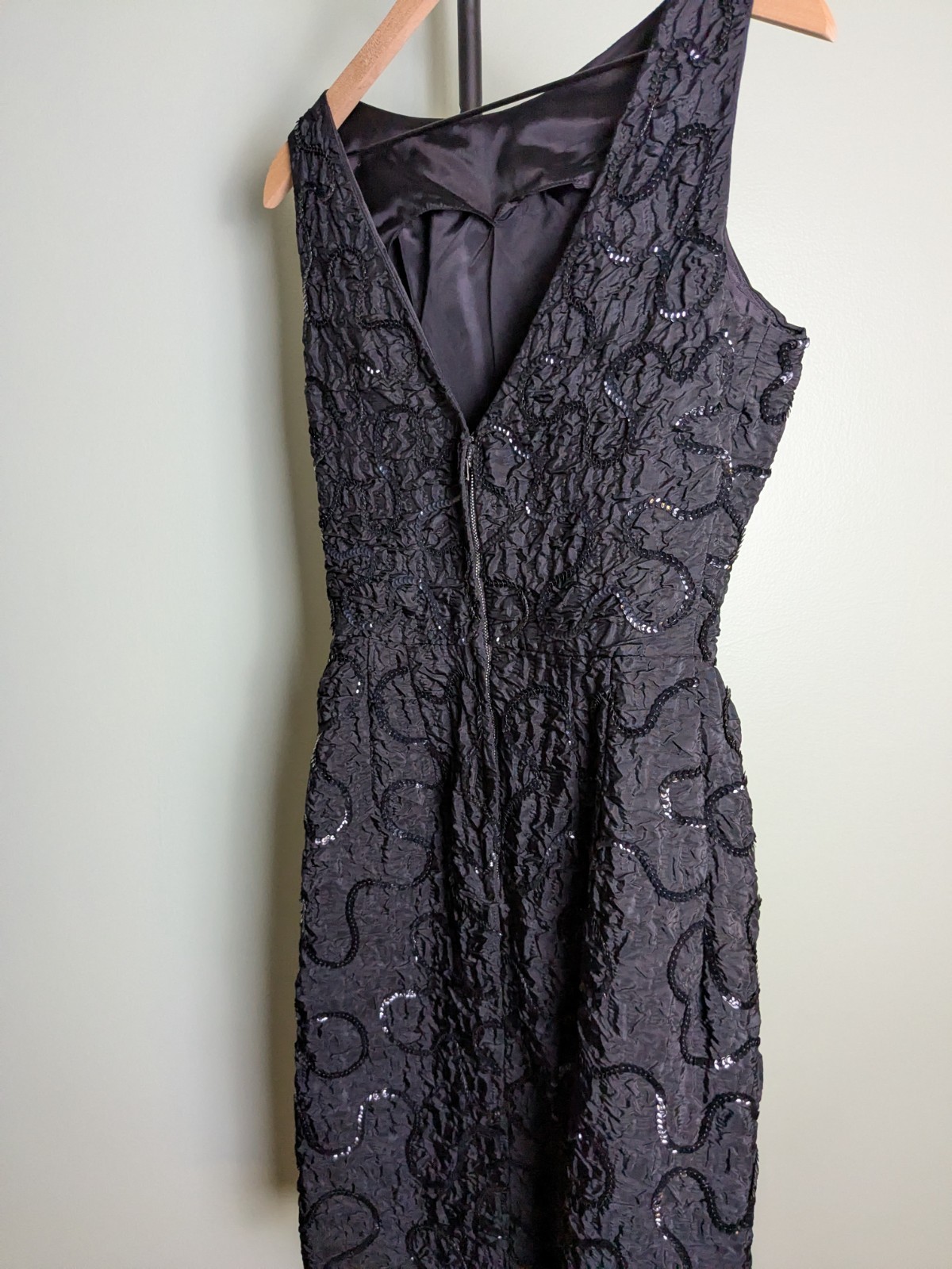 Sequin Squiggly Design True Vintage Black Pencil Wiggle Dress