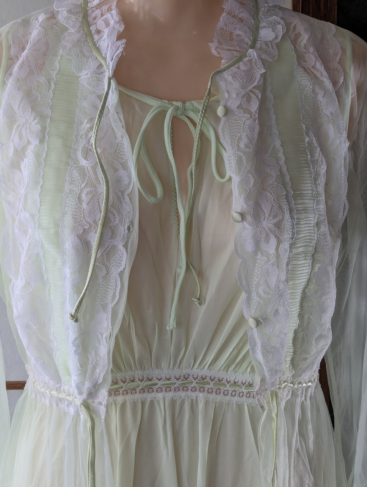 Vtg 1970s Miss Elaine Peignoir Set Long Mint Green Chiffon Lace USA Large NOS