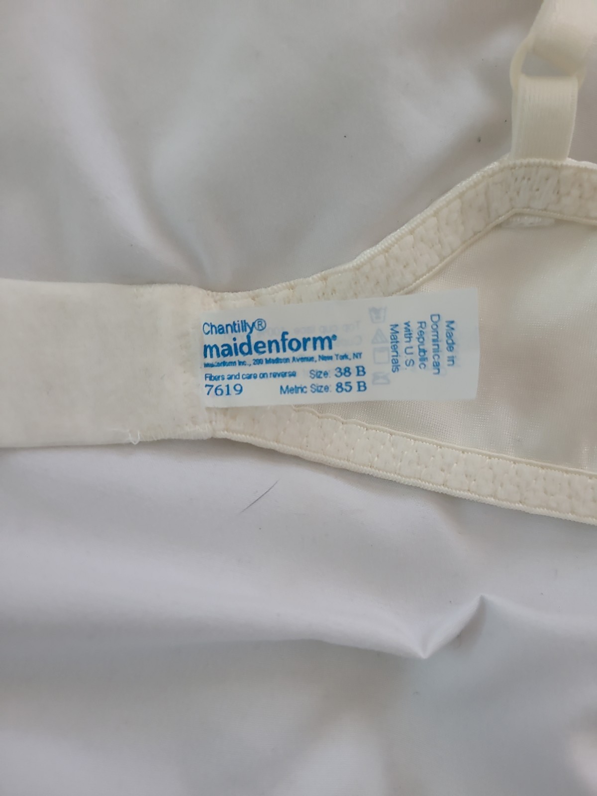 Vintage Maidenform Chantilly 38B Ivory Satin & Lace Bra Style #7619