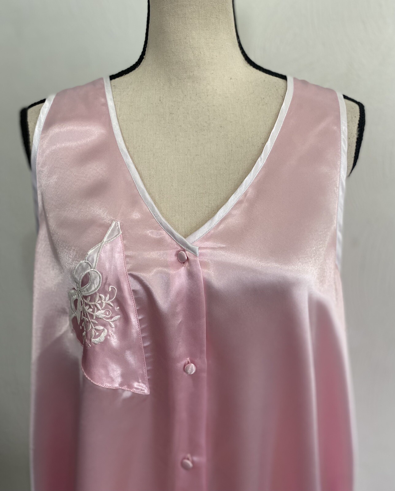 Gilligan O&rsquo;Malley Women’s Pink Satin Silky Nightgown Vintage 90’s Medium