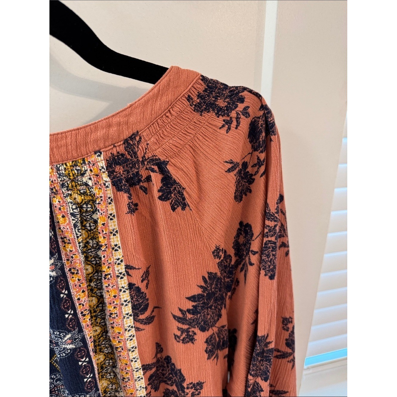 Boho Rust Floral V-Neck Peasant Blouse Navy Patterned Center Puff Sleeve Top