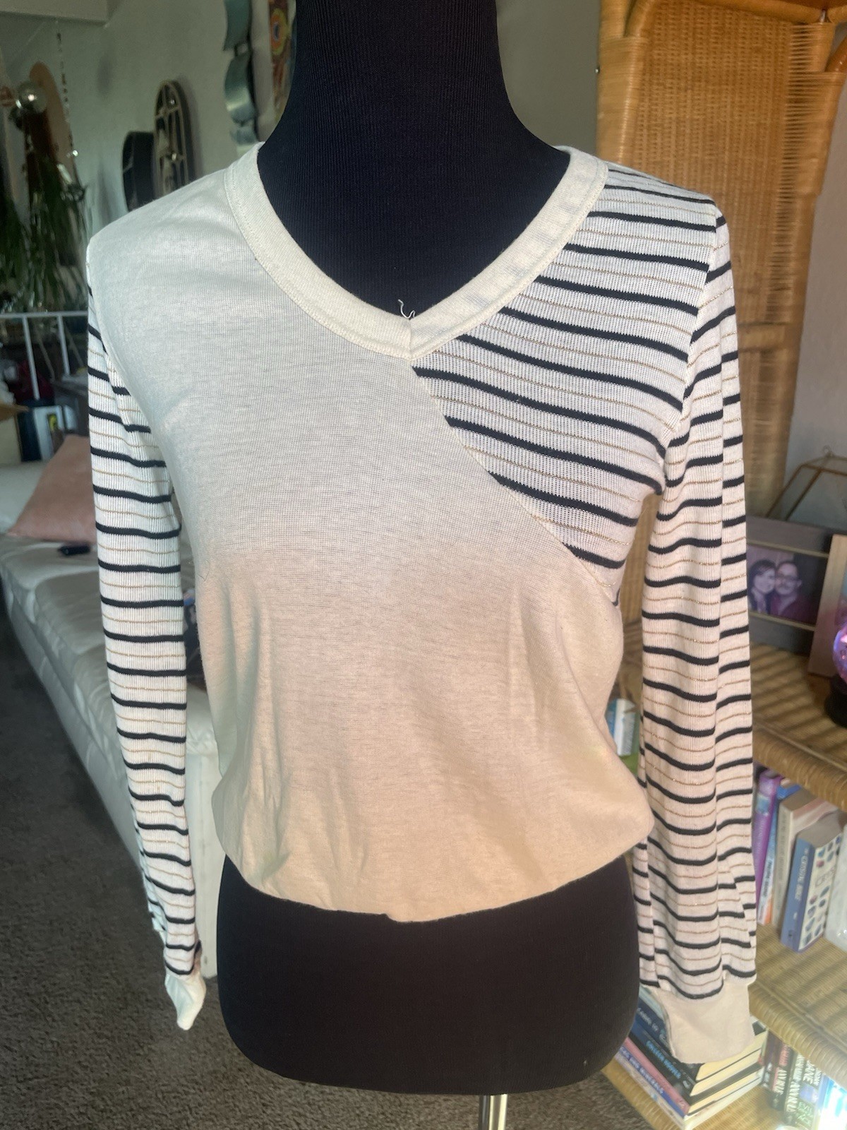 Vintage 70&rsquo;s Cream Black And Gold Stripped Long Sleeve V-Neck Size Small