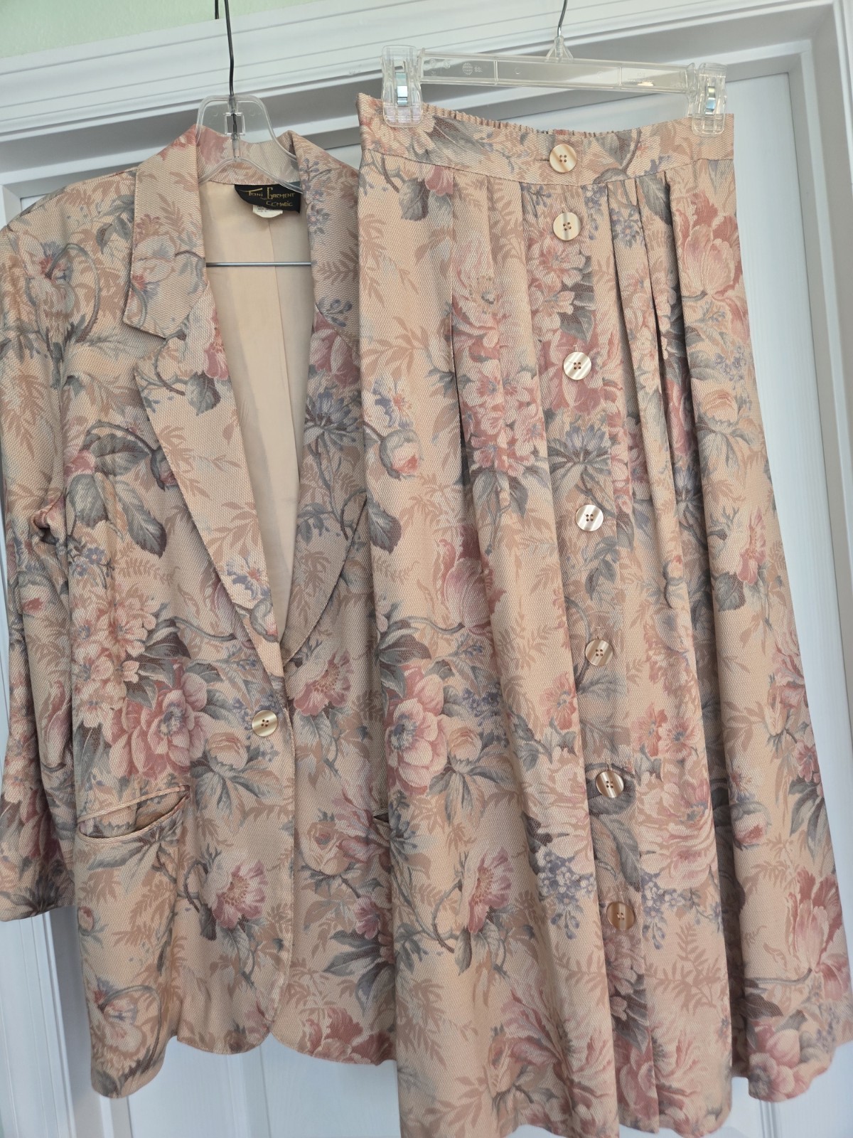 Vintage Toni Garment for C.C. Magic Floral Skirt Suit 1980s Size 8 Rayon Acetate