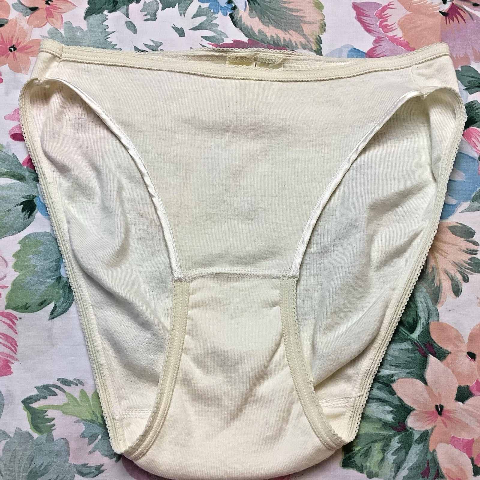 Vintage Victoria’s Secret Cotton hi-cut hipster Panties small